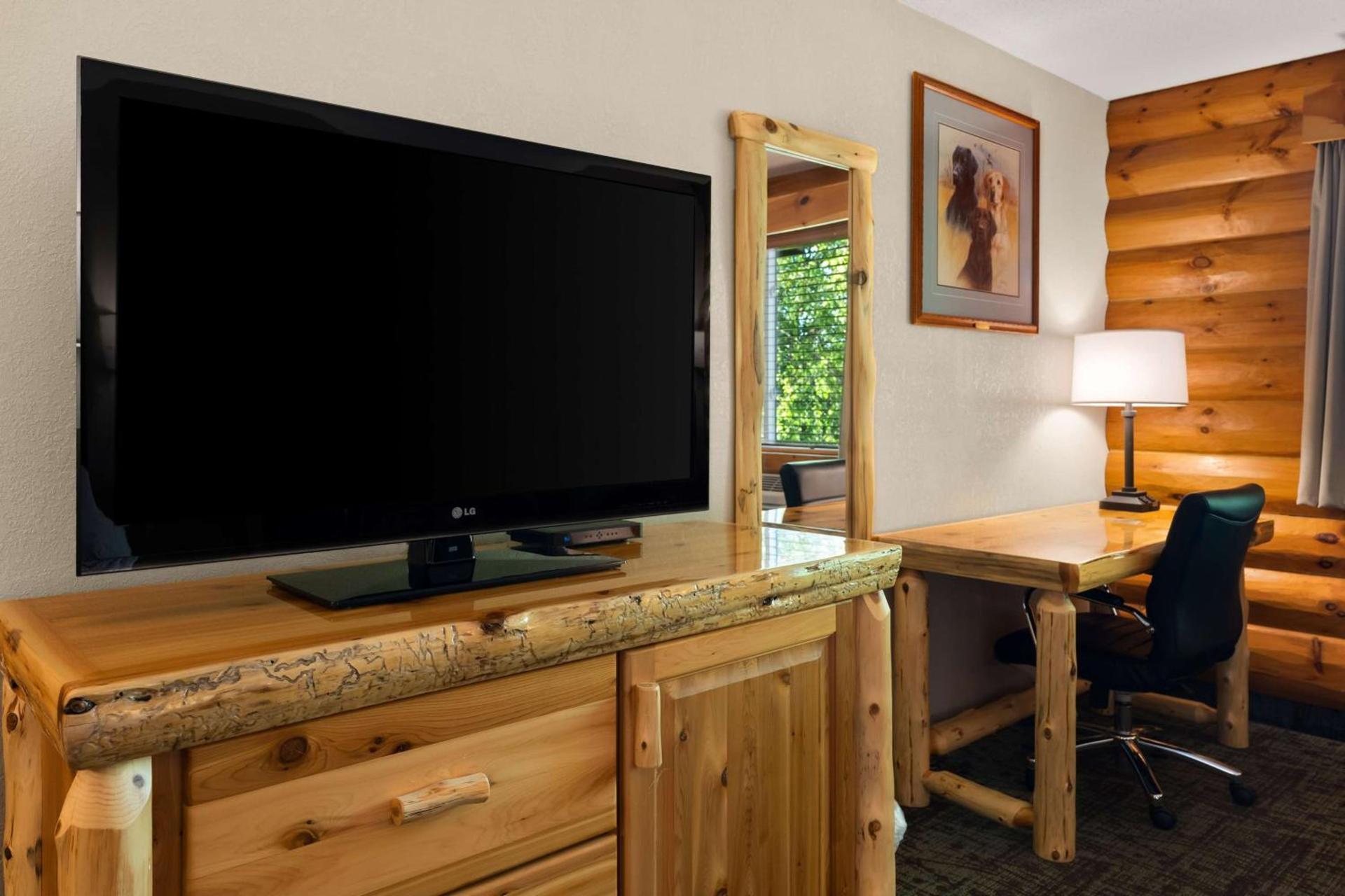 Best Western Northwoods Lodge photo 26