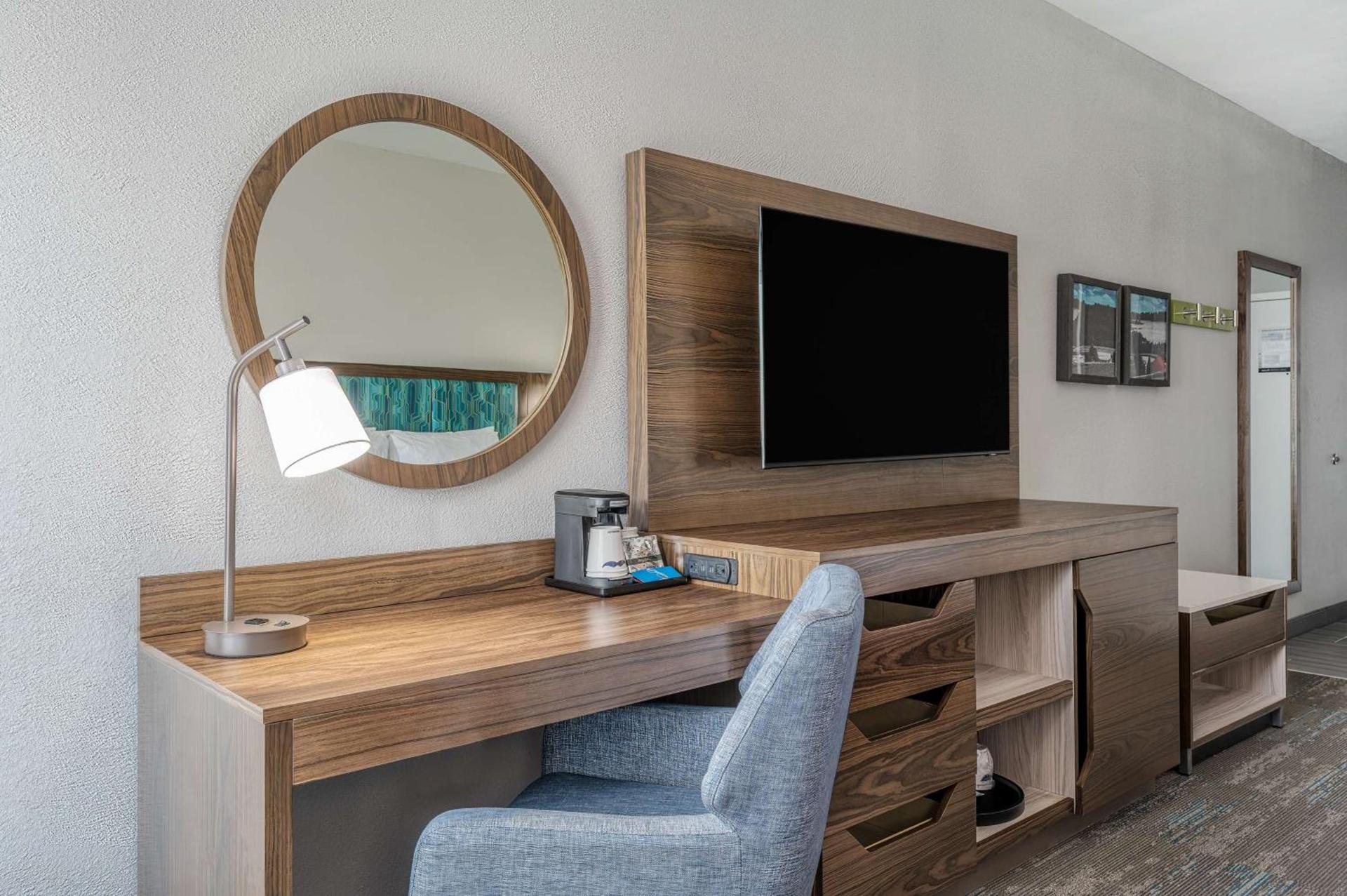 Hampton Inn New Philadelphia photo 38