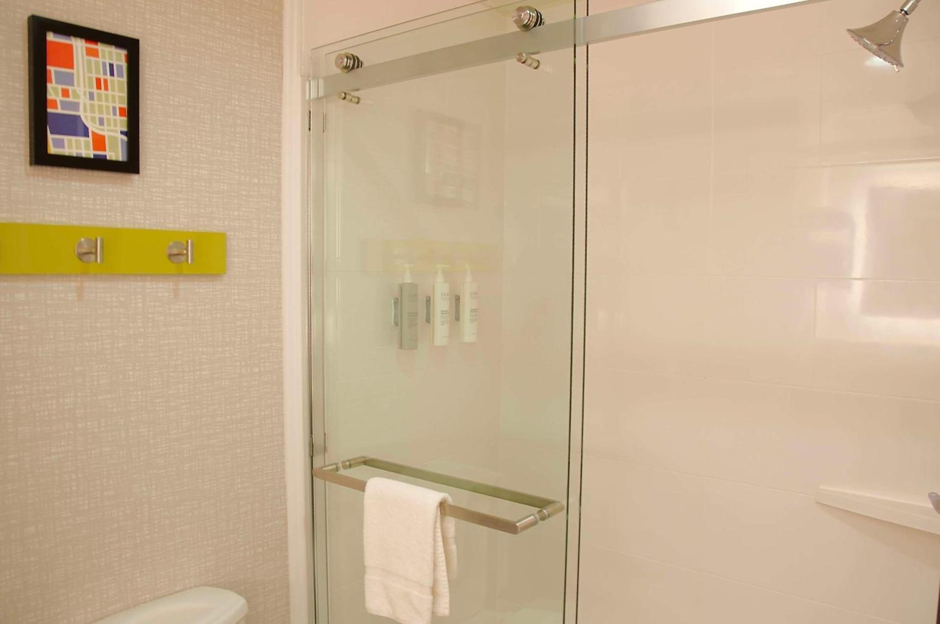 Hampton Inn & Suites Cathedral City photo 38