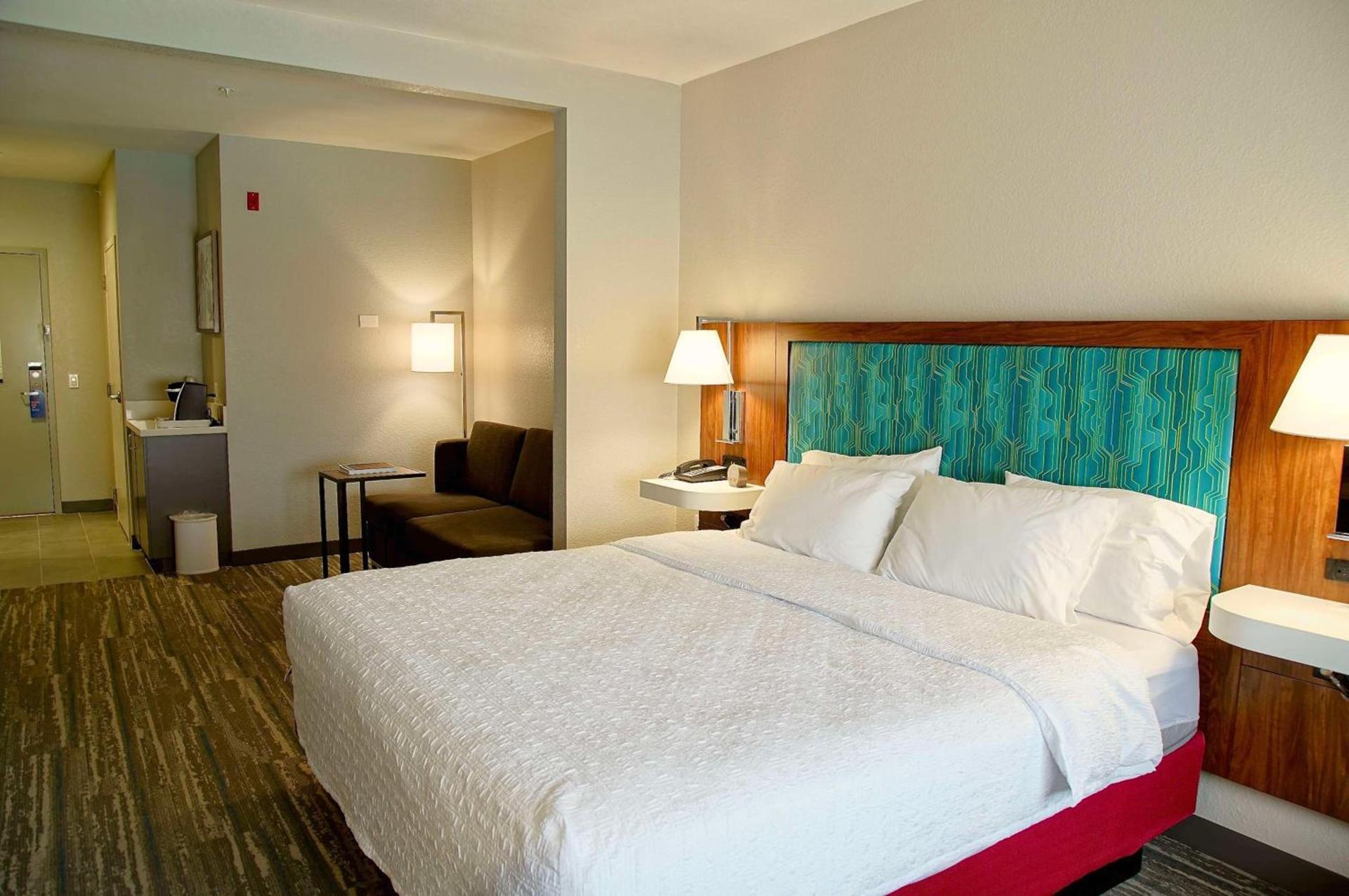 Hampton Inn & Suites Cathedral City photo 26