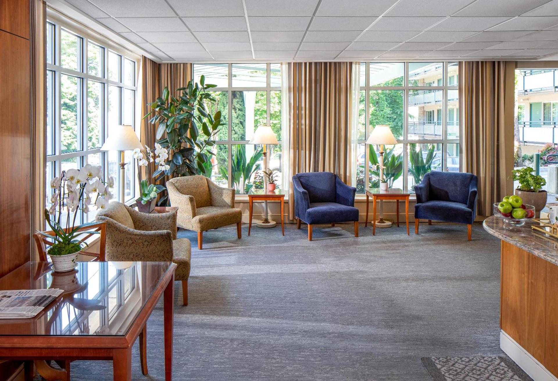 Park Lane Suites & Inn photo 3