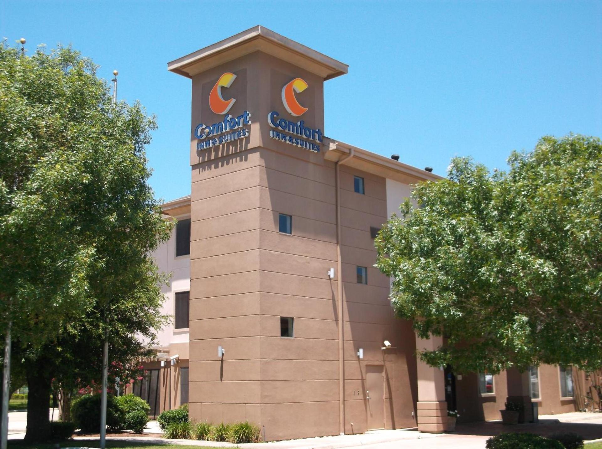 Comfort Inn & Suites Seguin photo 35
