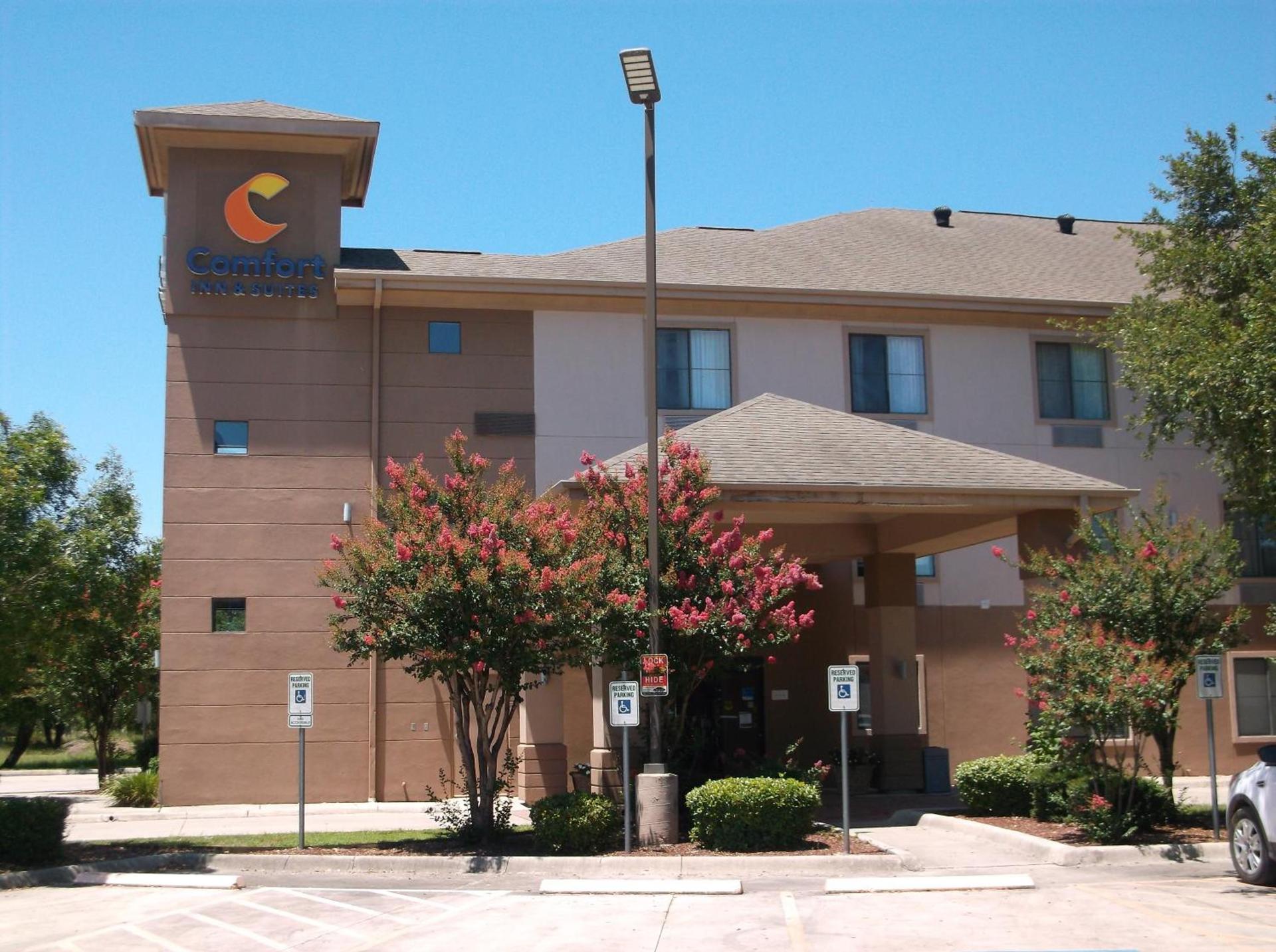 Comfort Inn & Suites Seguin photo 39