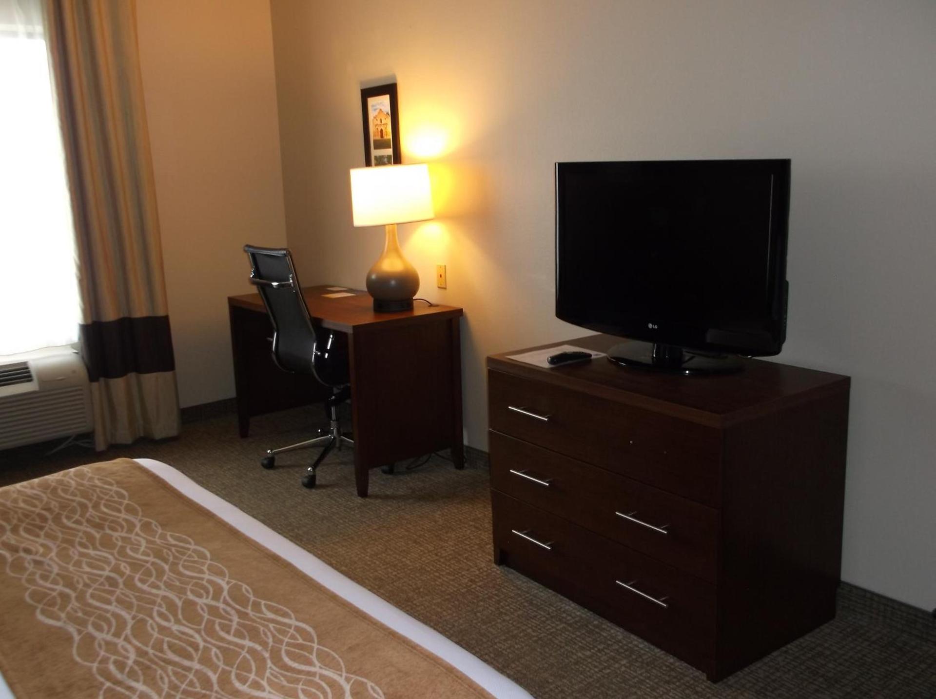 Comfort Inn & Suites Seguin photo 36