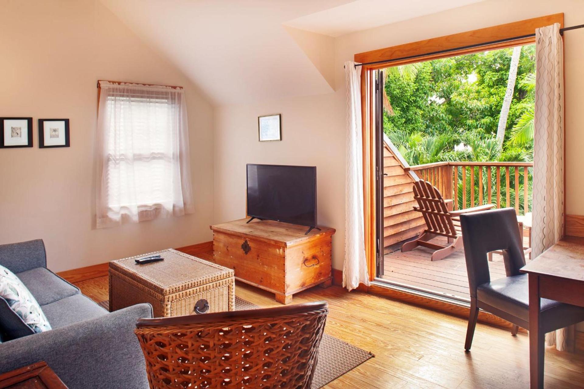 Island City House photo 13