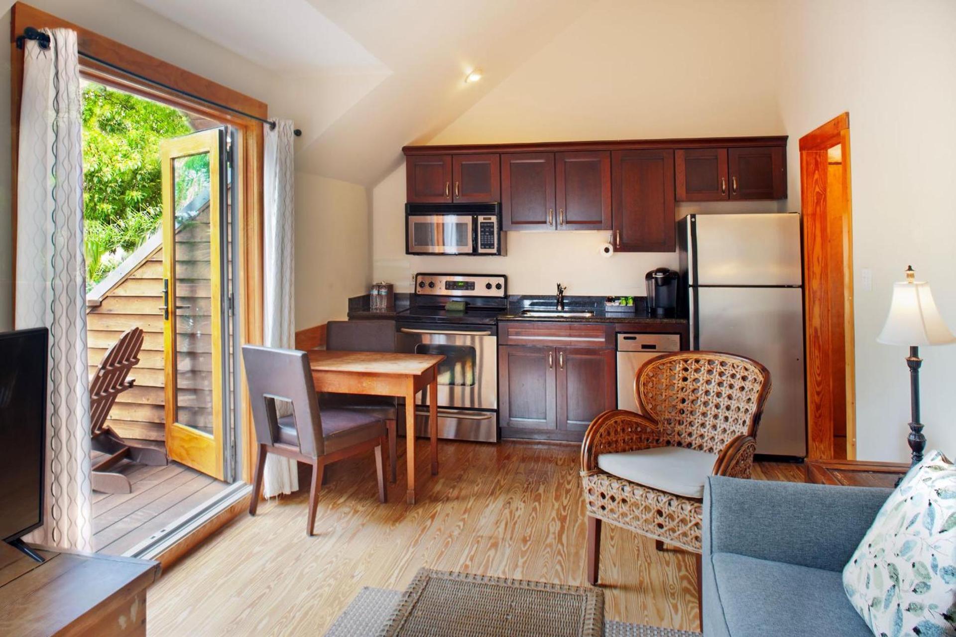 Island City House photo 10