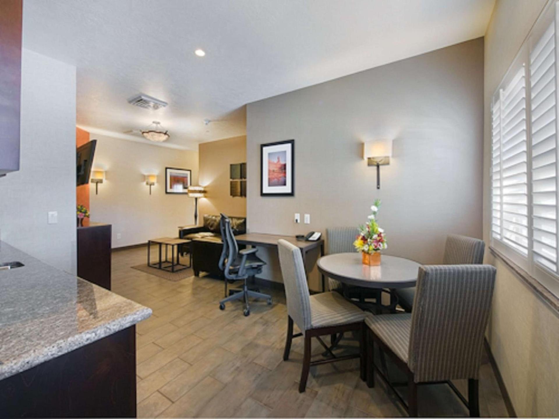Best Western Plus Canyonlands Inn photo 42