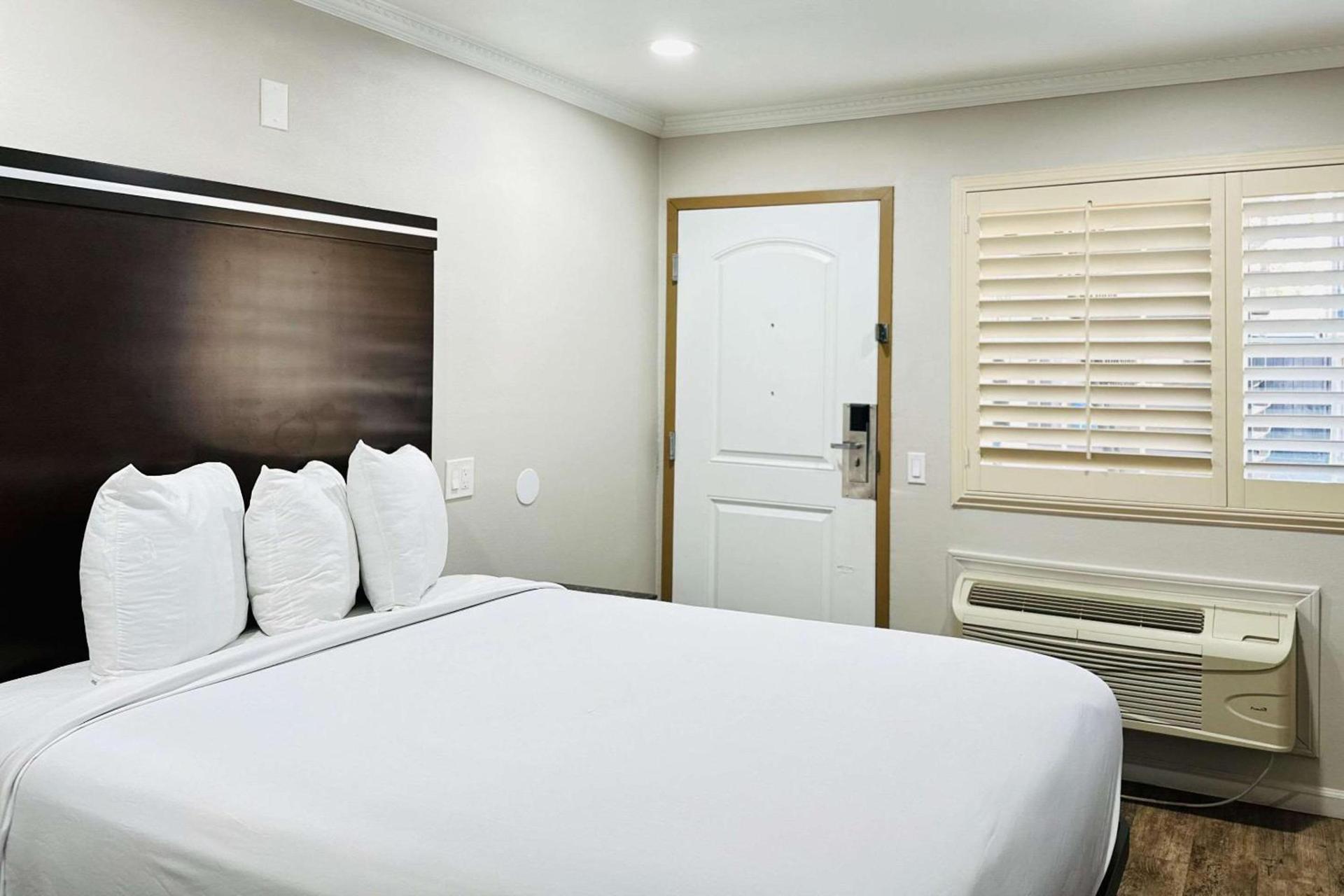 Rodeway Inn Lemon Grove San Diego East photo 3