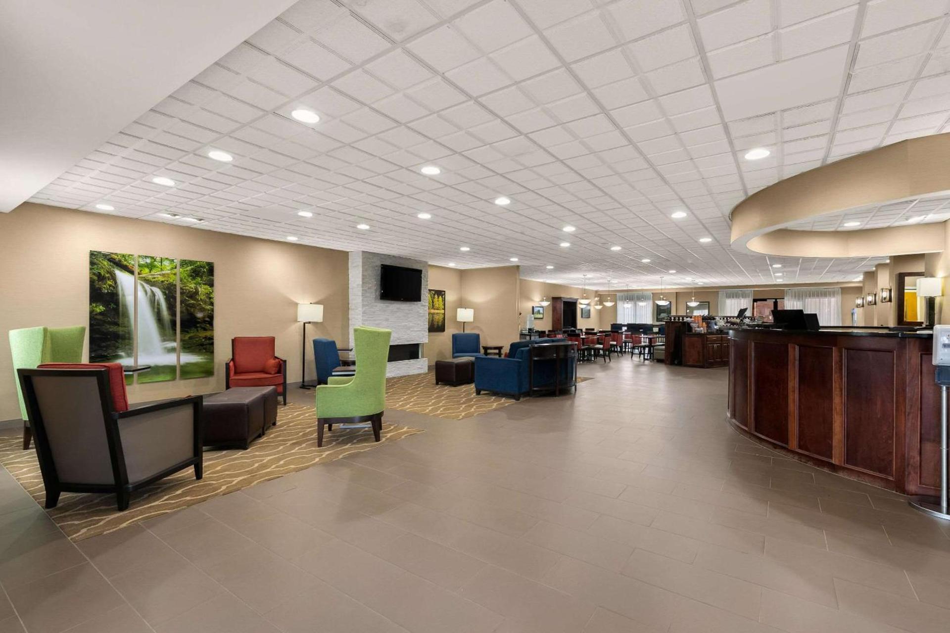 Comfort Suites Commerce photo 4