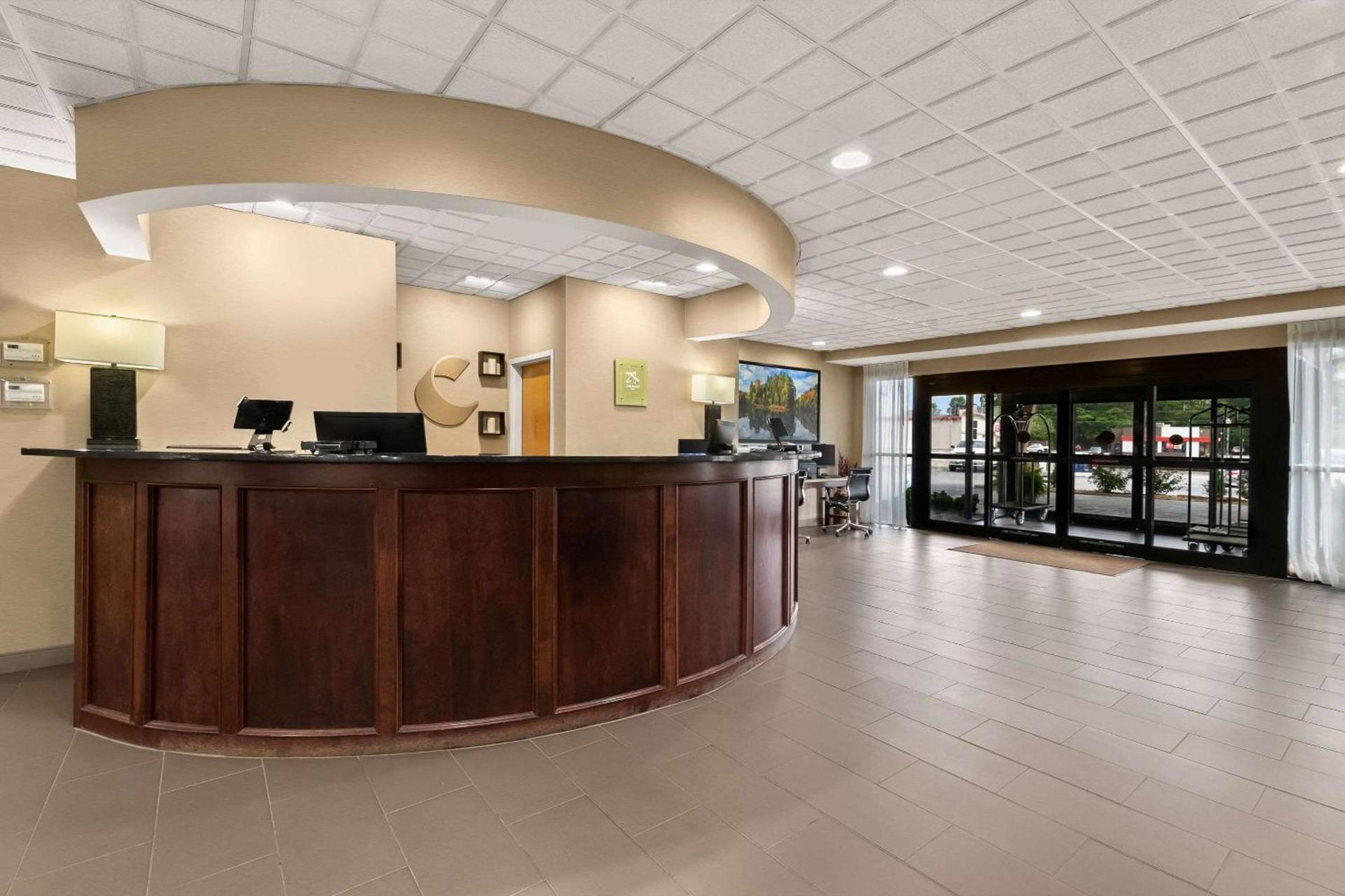 Comfort Suites Commerce photo 6