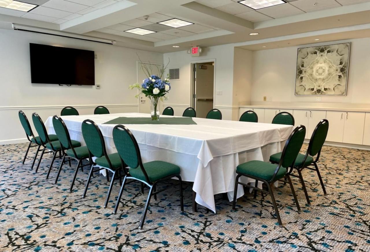 Hilton Garden Inn Calabasas photo 13