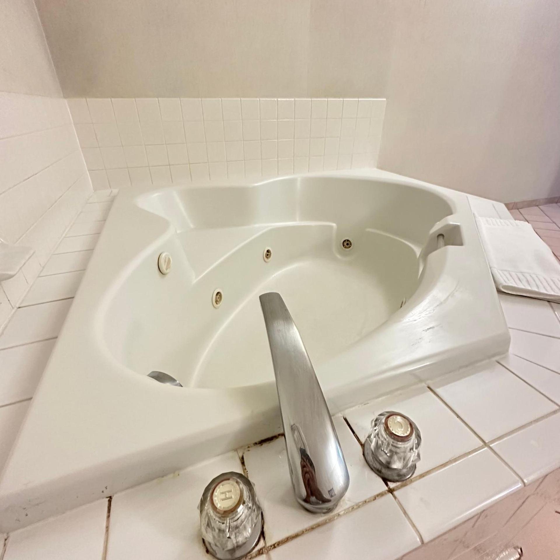 Timberland Inn & Suites photo 31