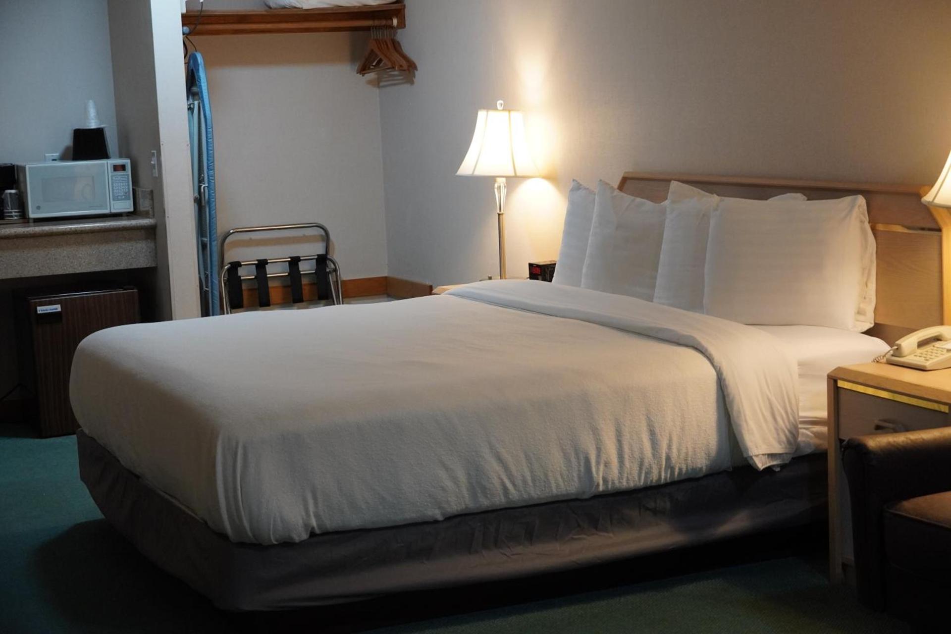 Timberland Inn & Suites photo 61