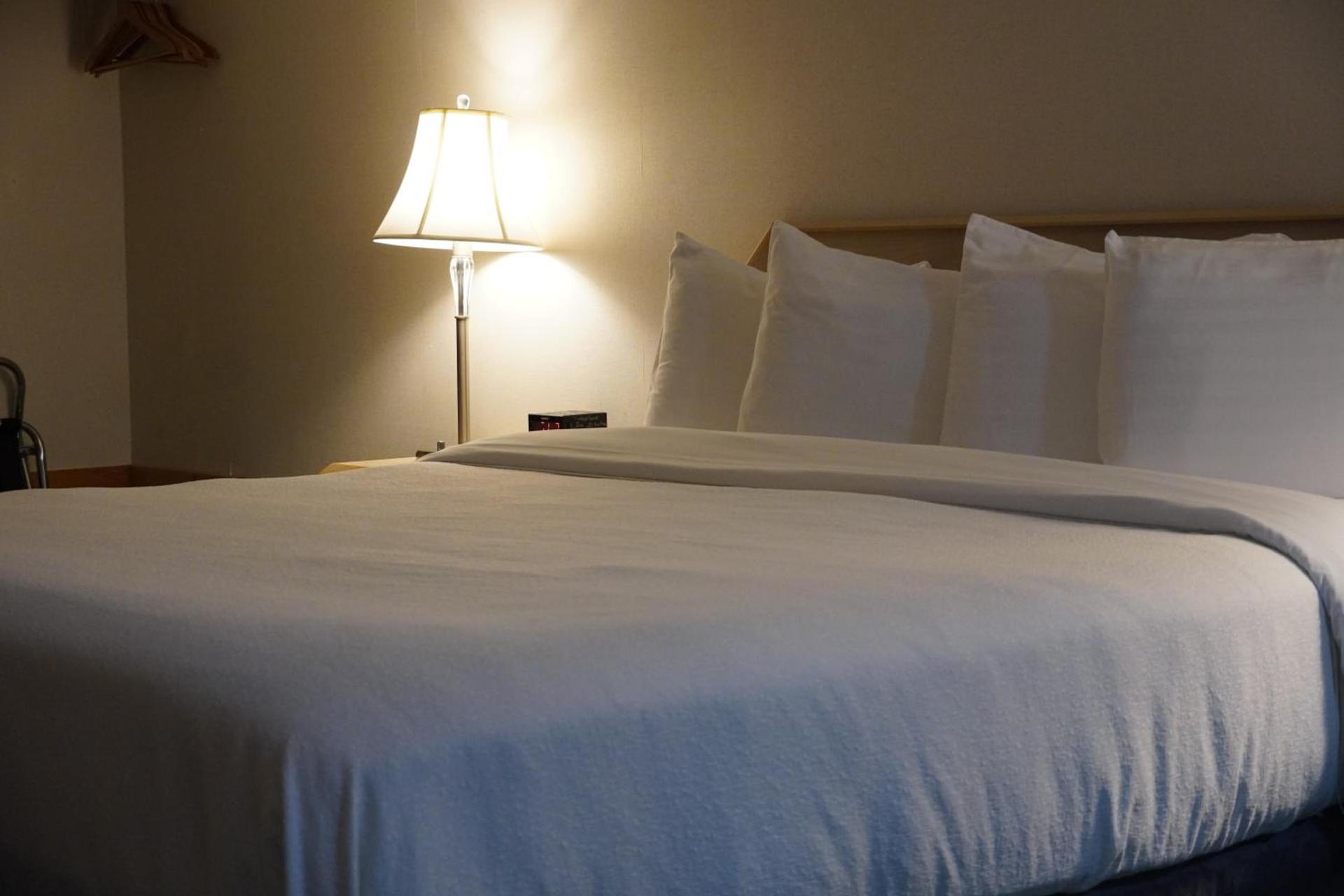 Timberland Inn & Suites photo 71