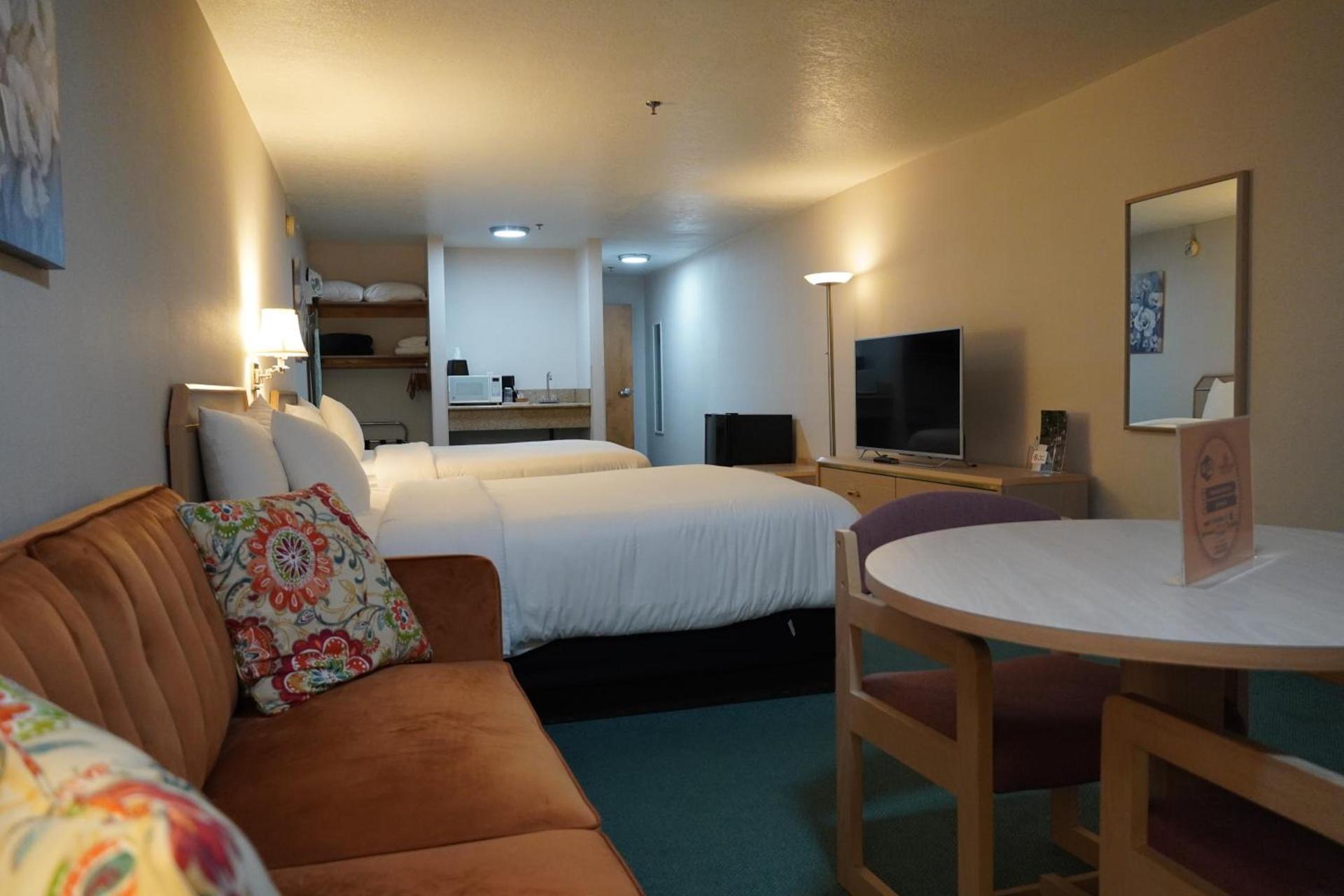 Timberland Inn & Suites photo 73