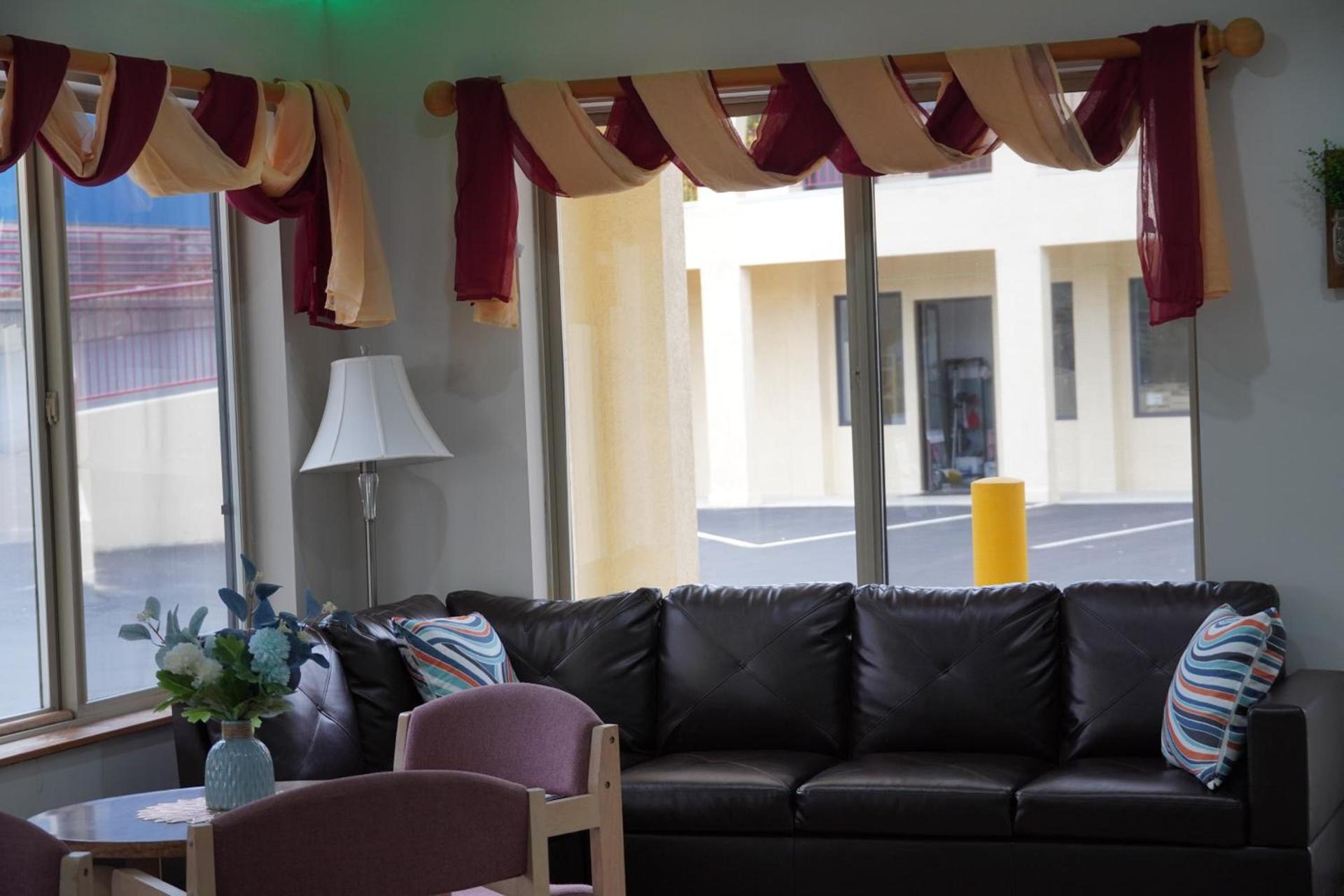 Timberland Inn & Suites photo 81