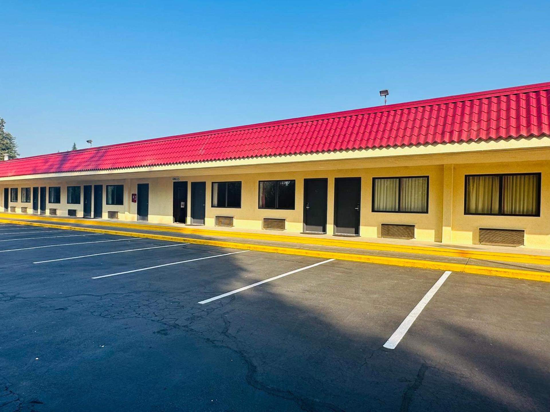 Timberland Inn & Suites photo 85