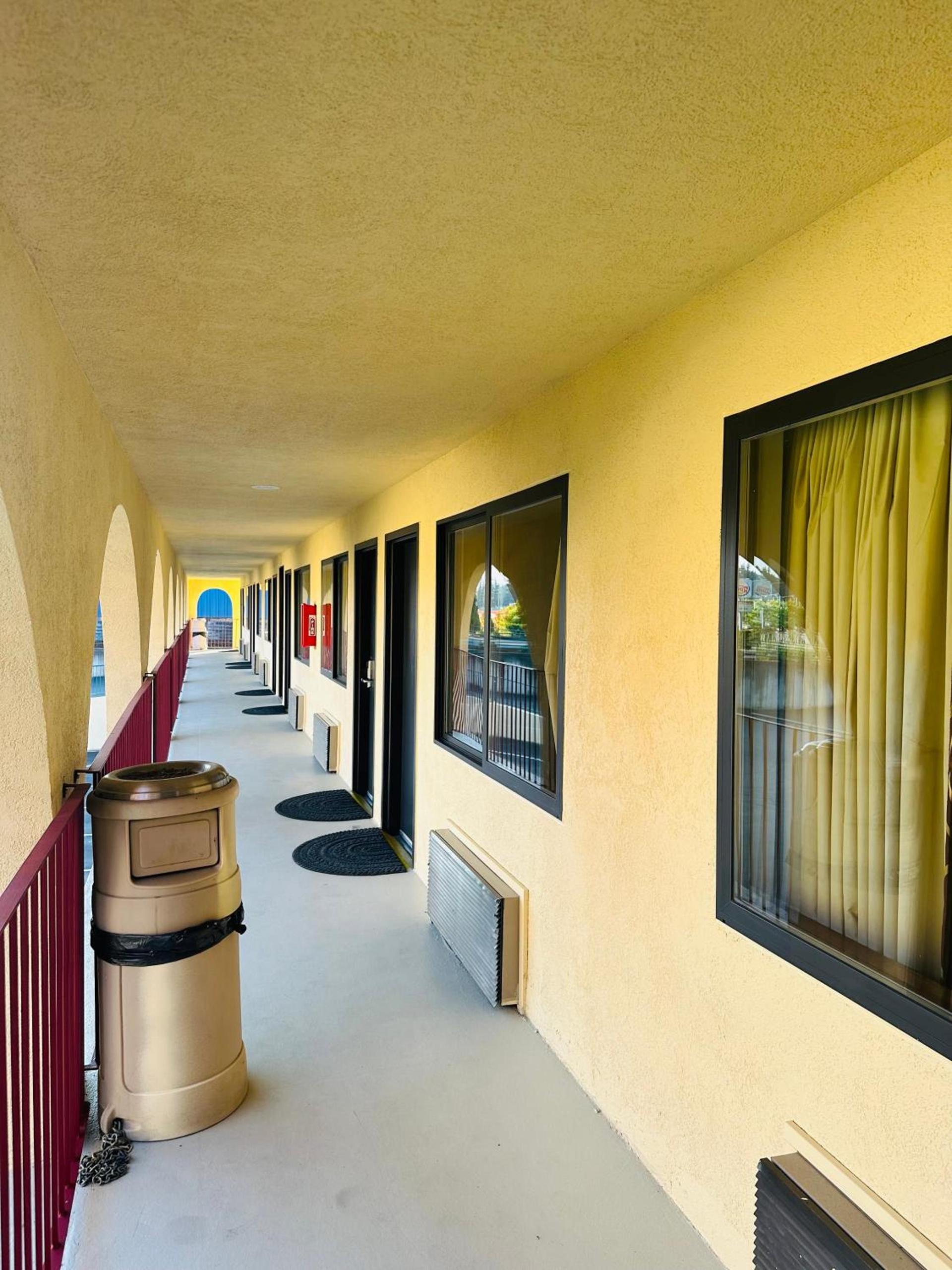 Timberland Inn & Suites photo 87