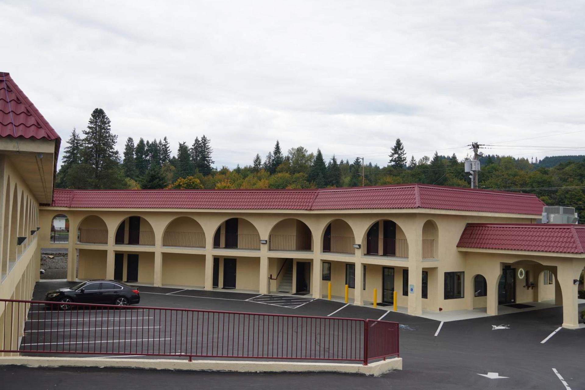 Timberland Inn & Suites photo 90