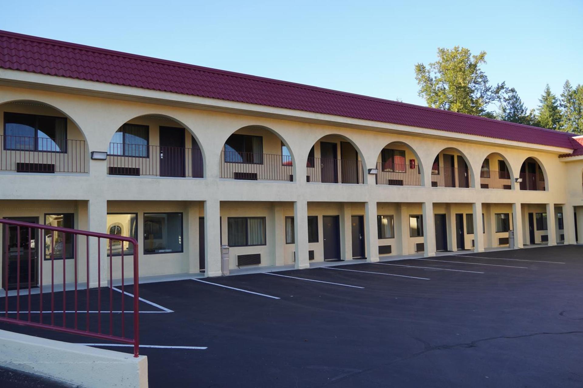 Timberland Inn & Suites photo 97