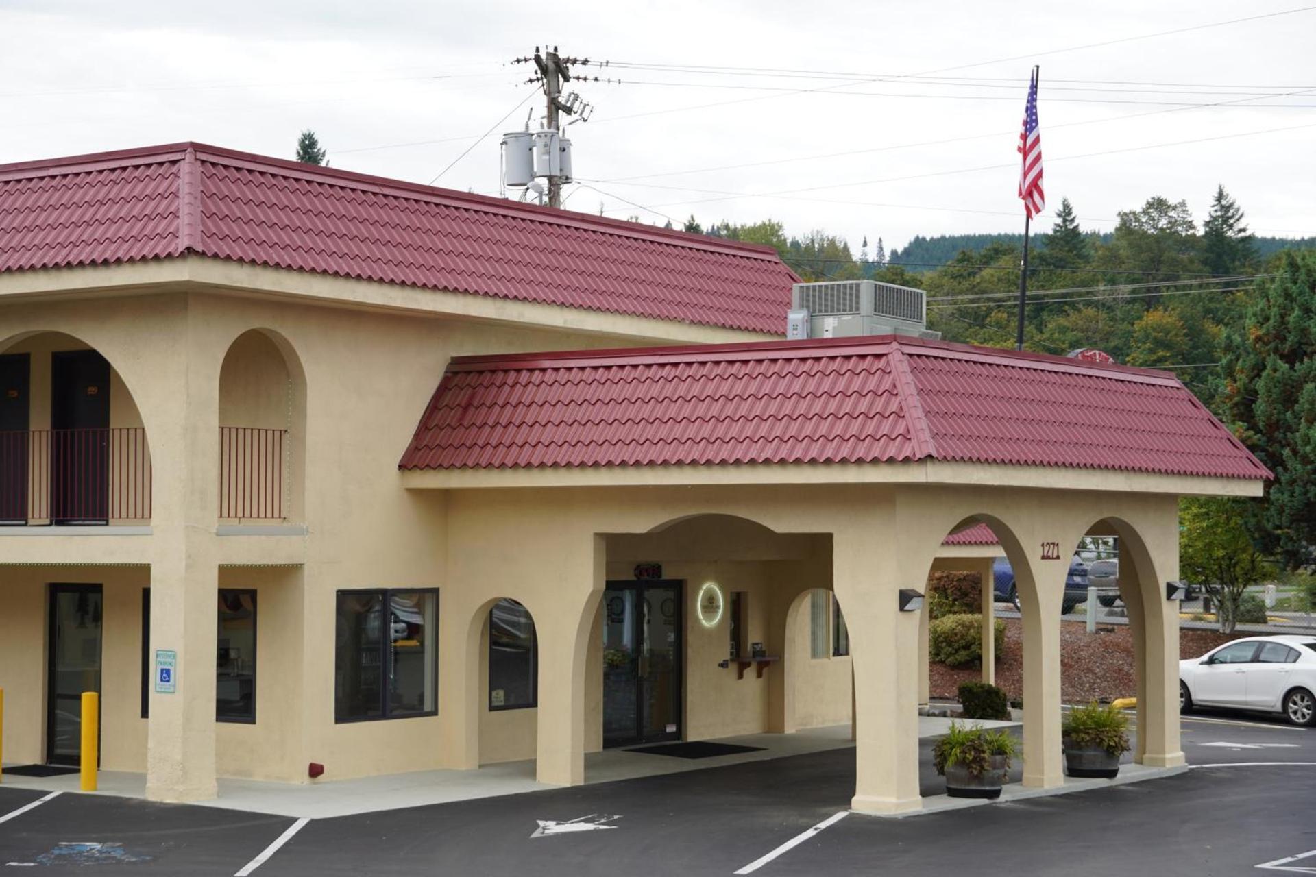 Timberland Inn & Suites photo 100