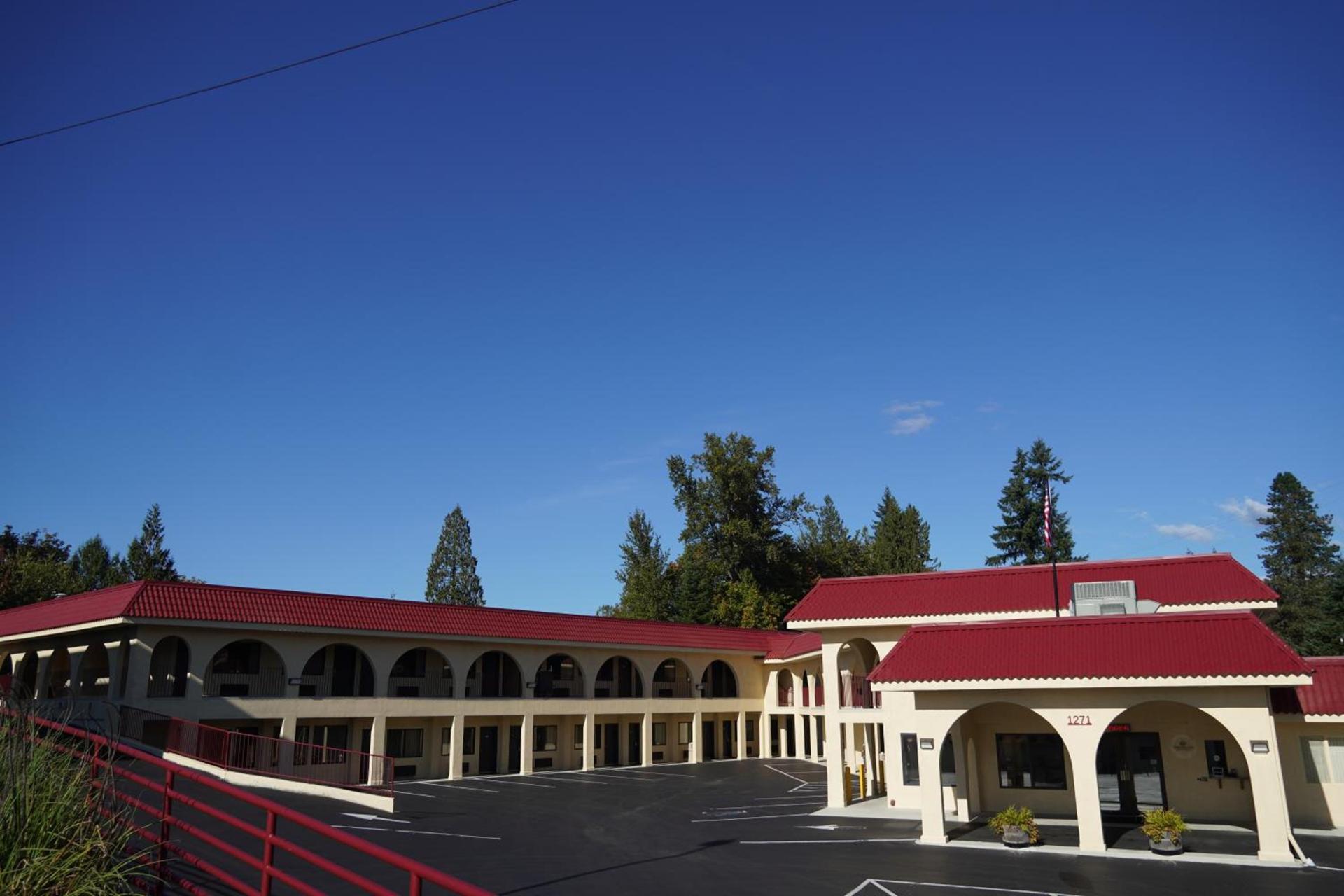 Timberland Inn & Suites photo 6