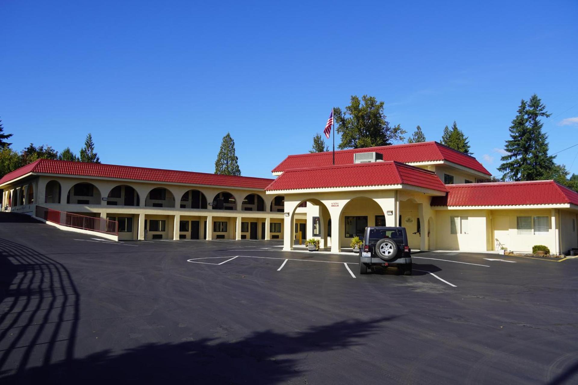 Timberland Inn & Suites photo 1