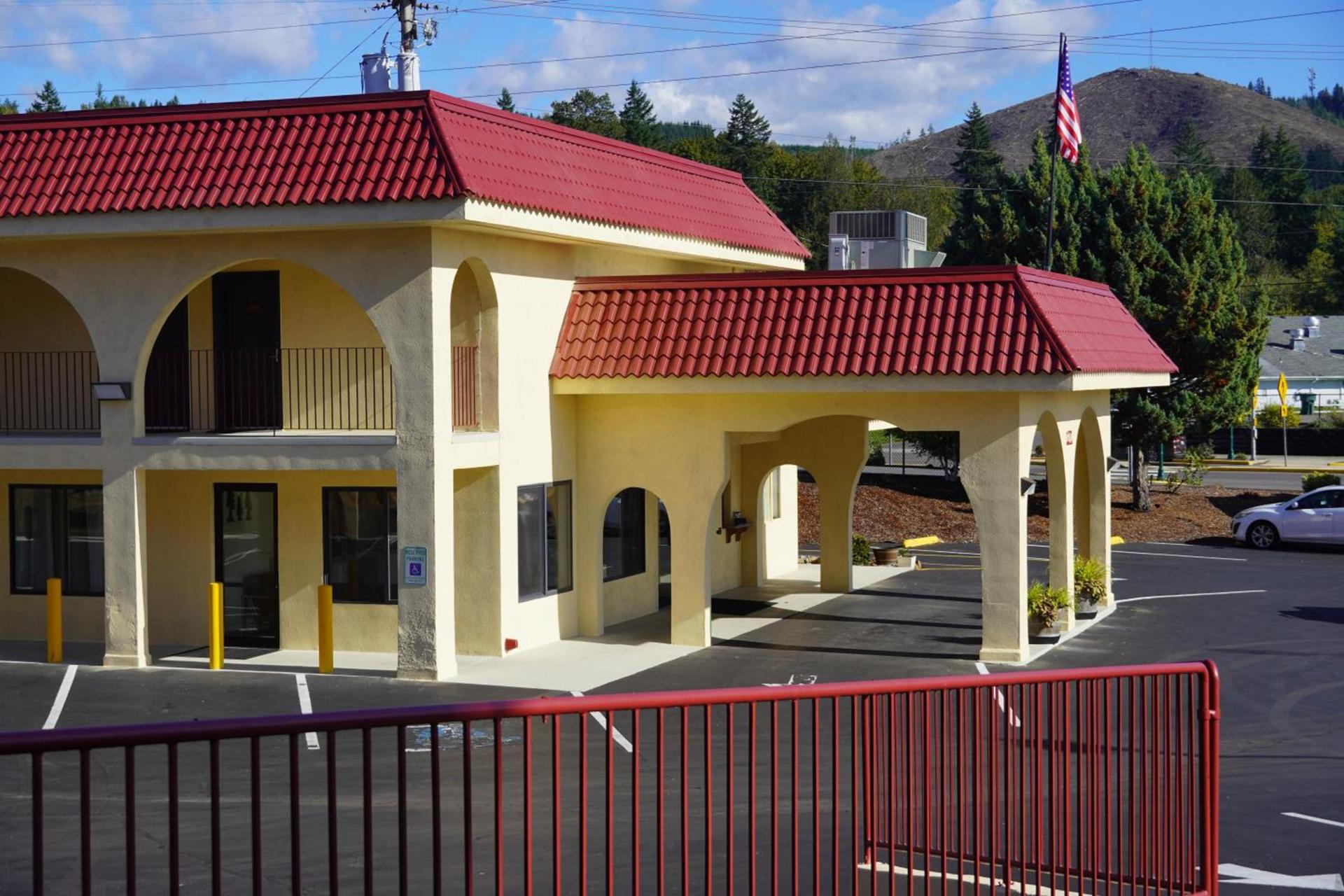 Timberland Inn & Suites photo 8