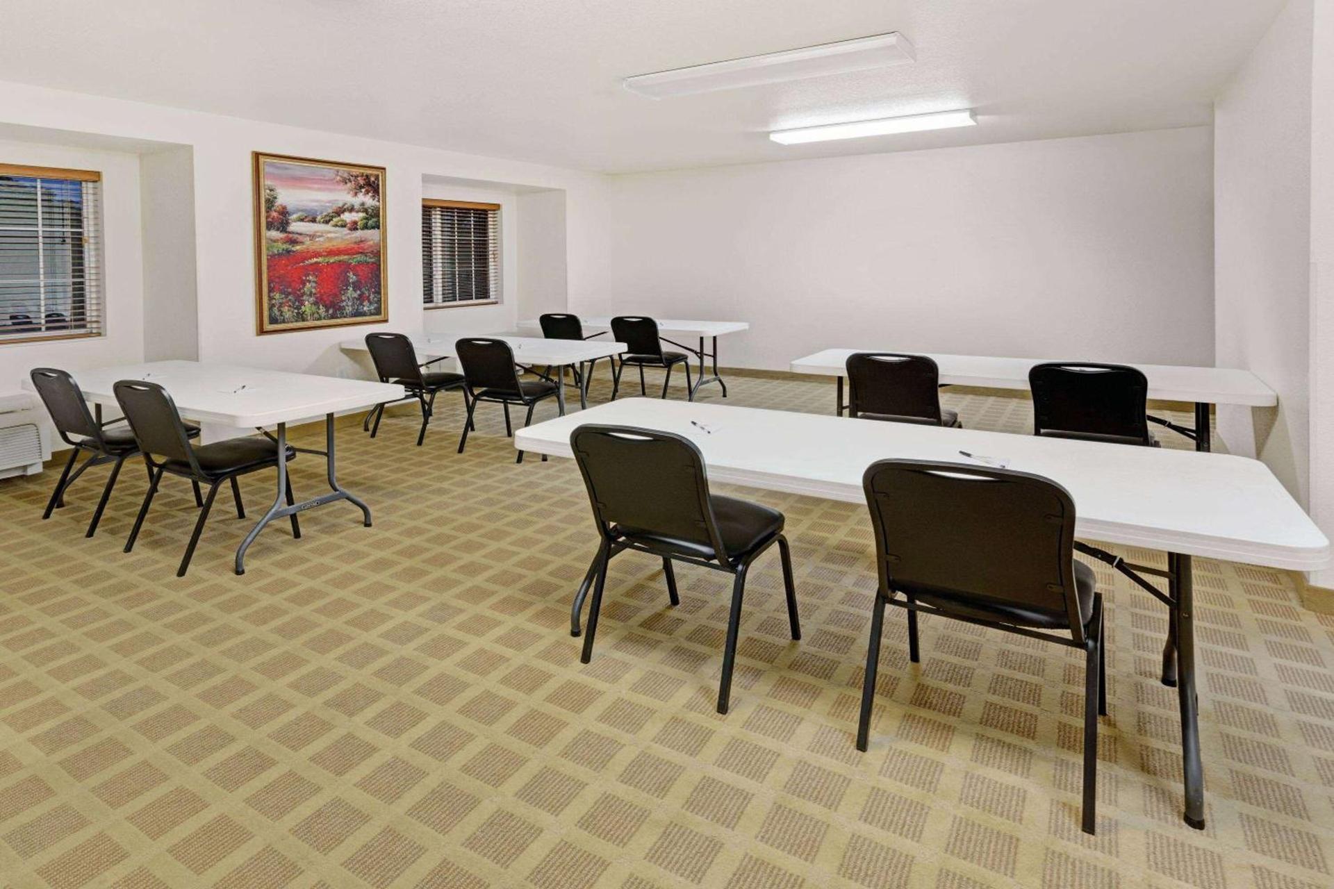 Microtel Inn & Suites Cheyenne photo 12