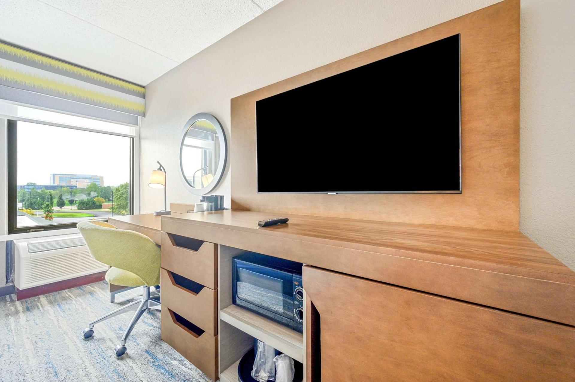Hampton Inn St. Louis - Westport photo 25