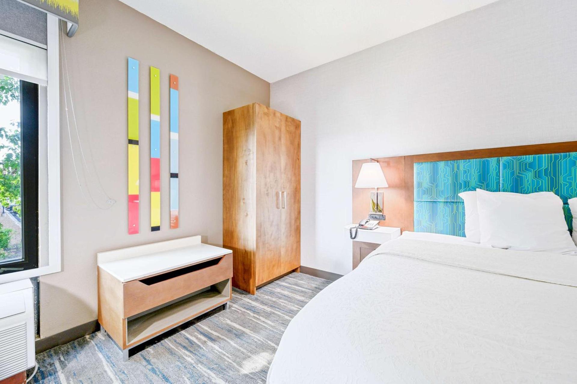Hampton Inn St. Louis - Westport photo 21