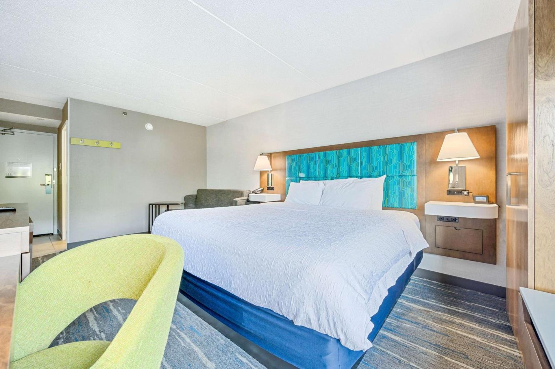 Hampton Inn St. Louis - Westport photo 4