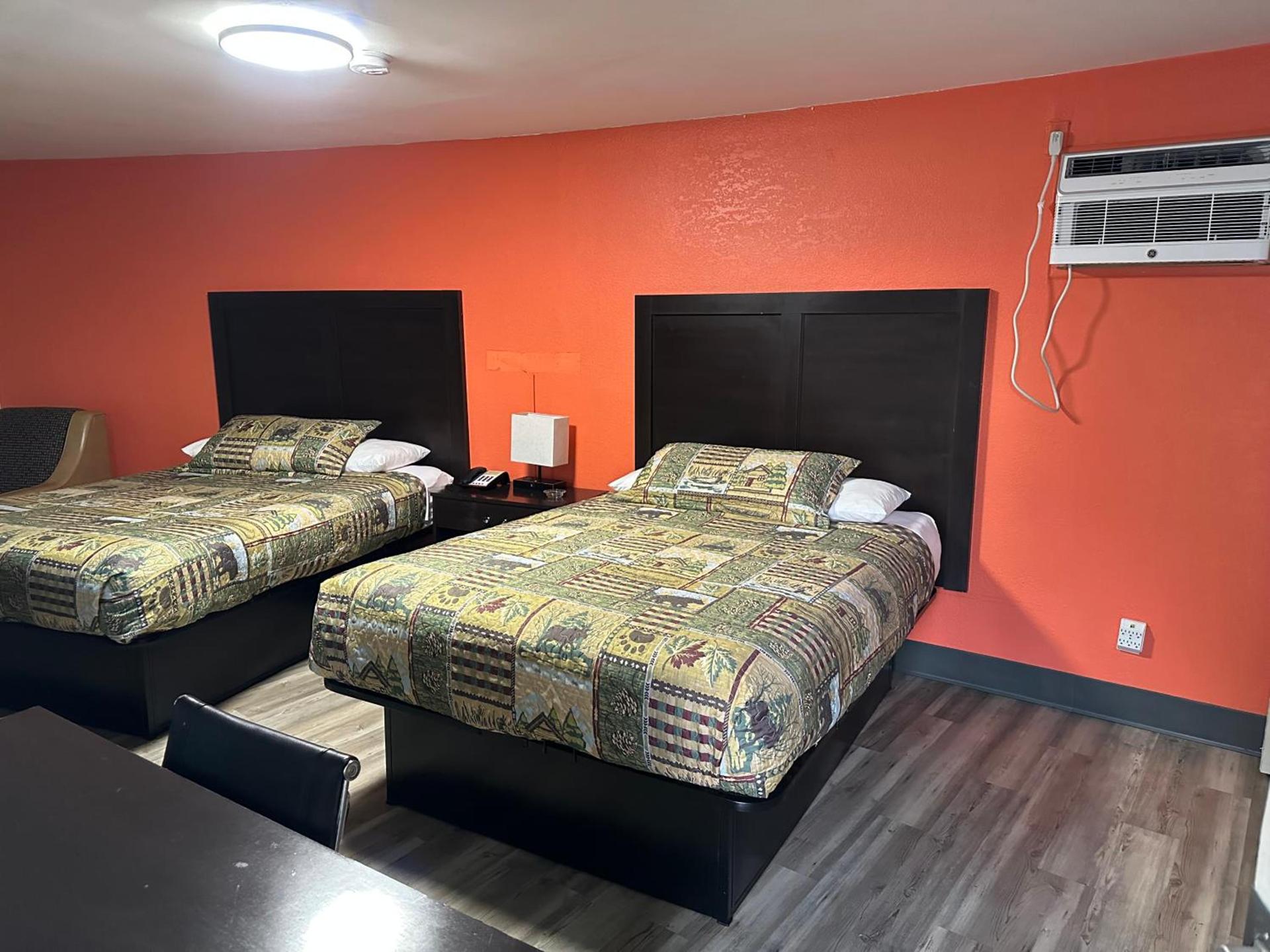 Whispering Pines Motel photo 11