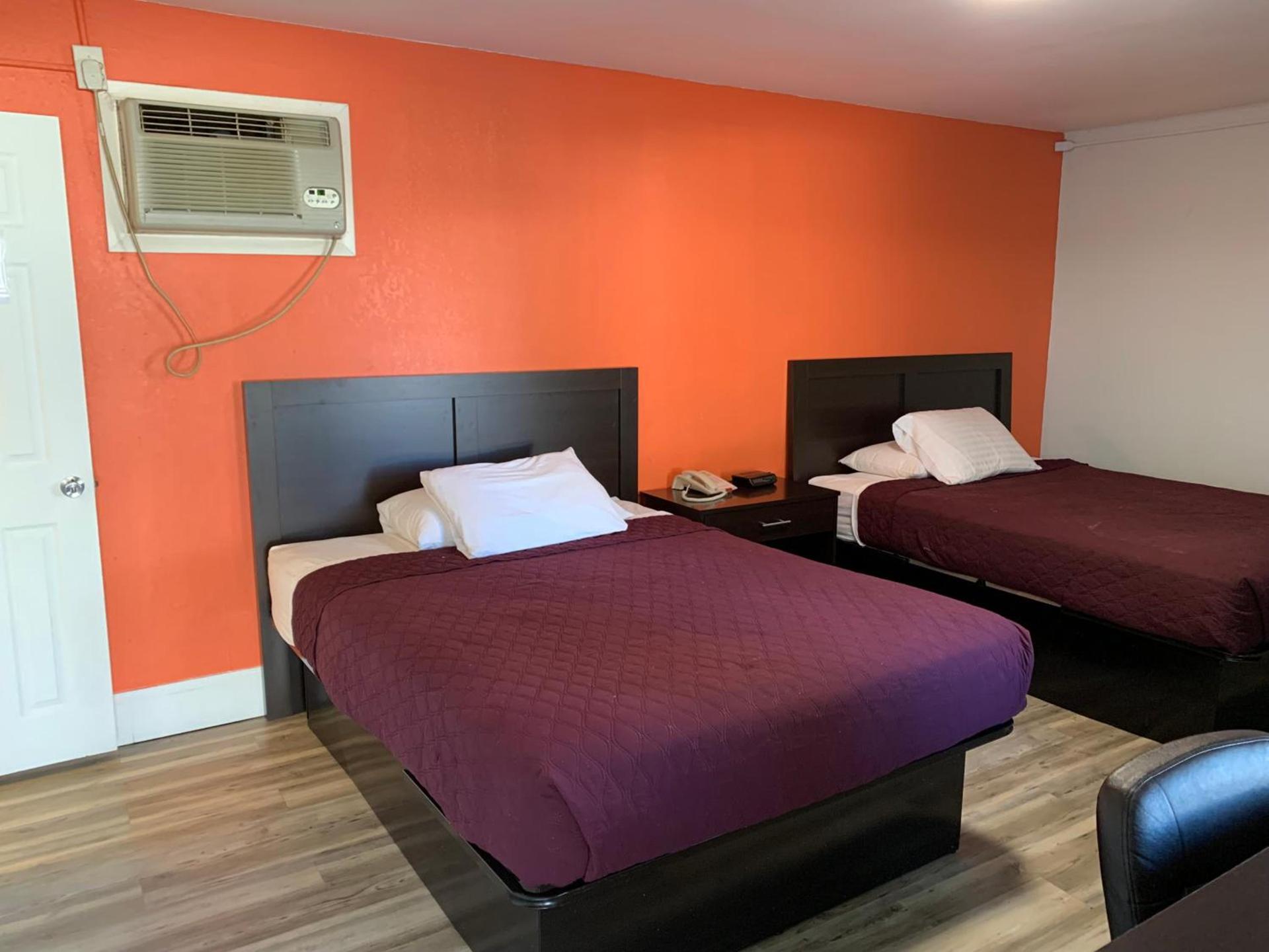 Whispering Pines Motel photo 13