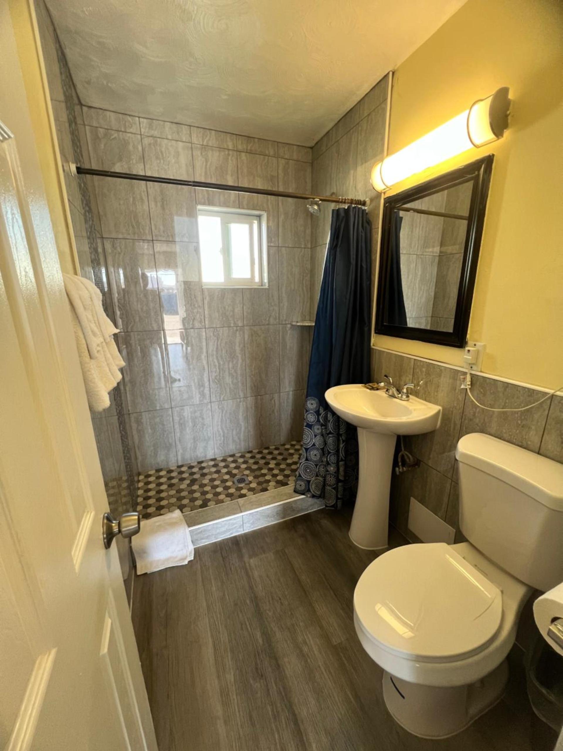 Walden Motel photo 28