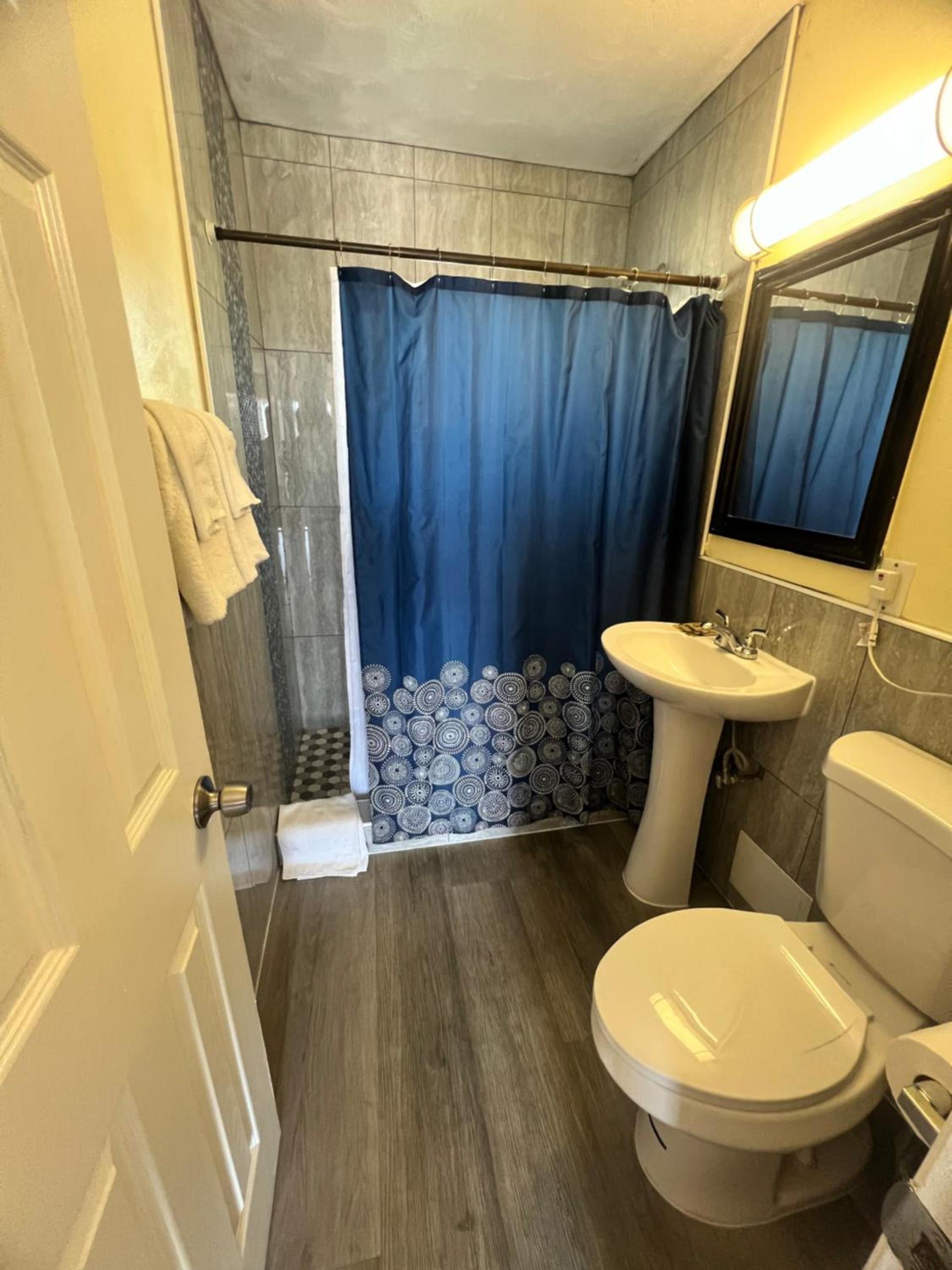 Walden Motel photo 27