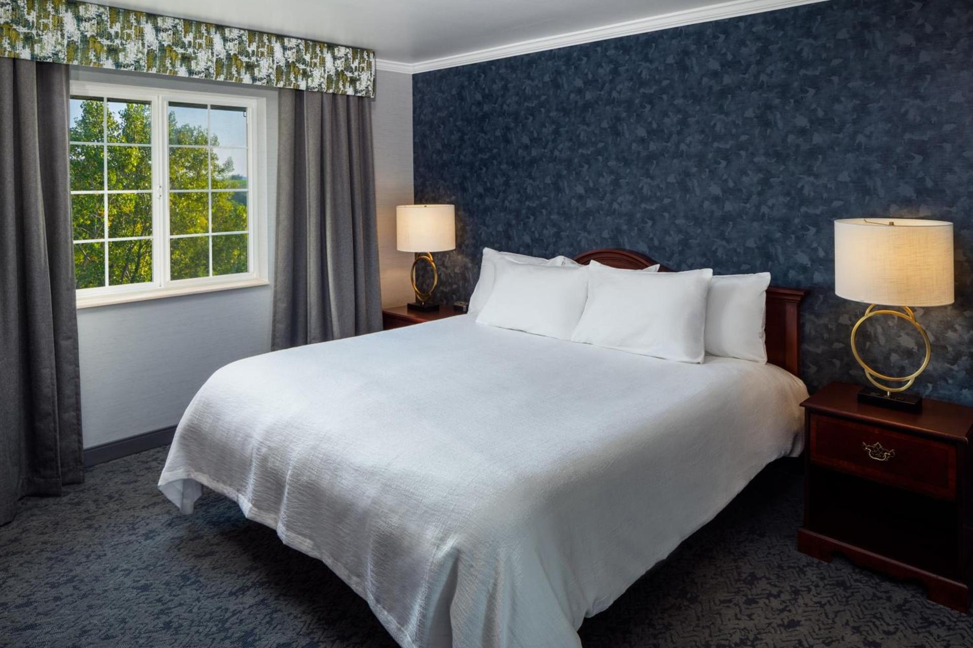 Irish Cottage Inn & Suites photo 40