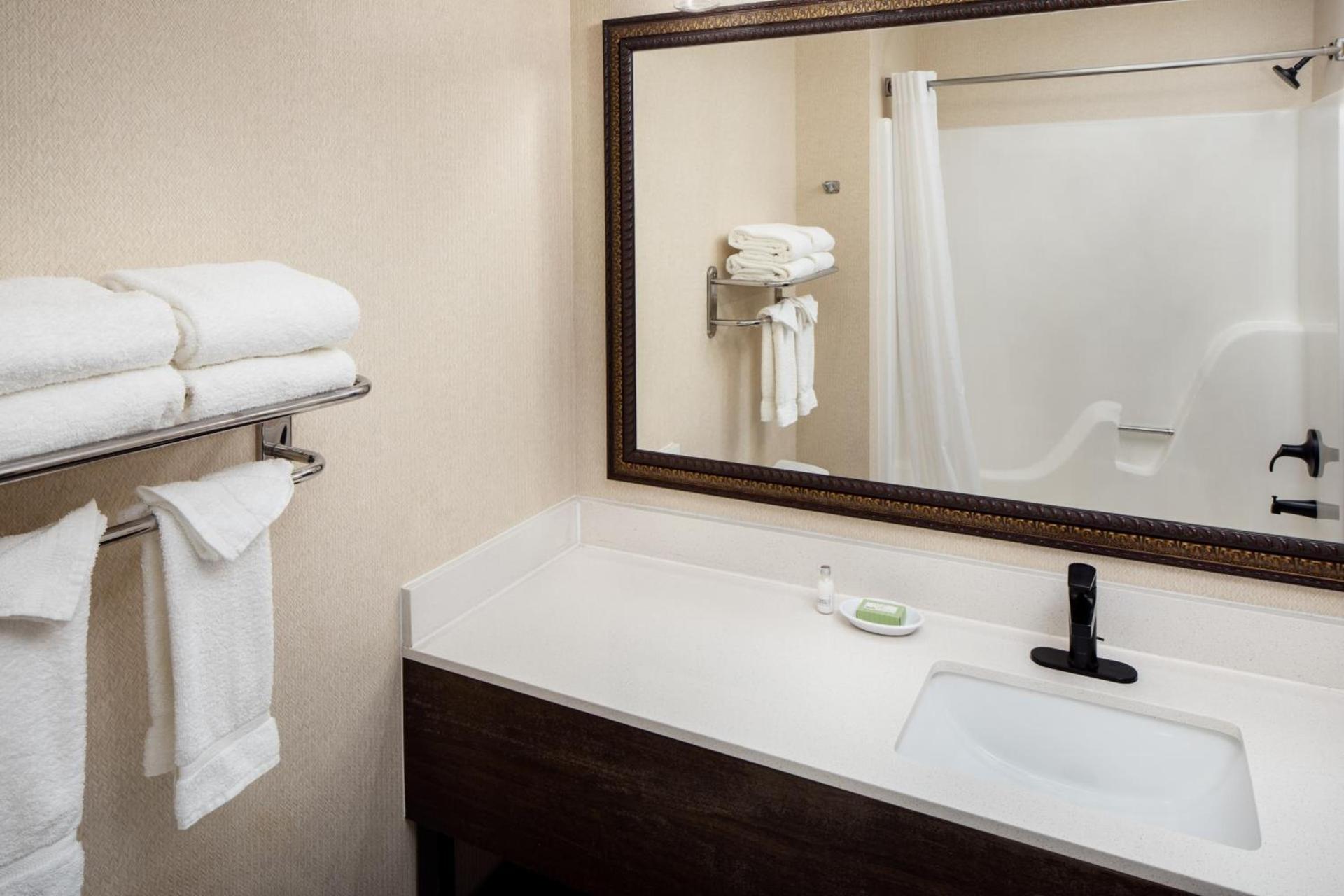 Irish Cottage Inn & Suites photo 44