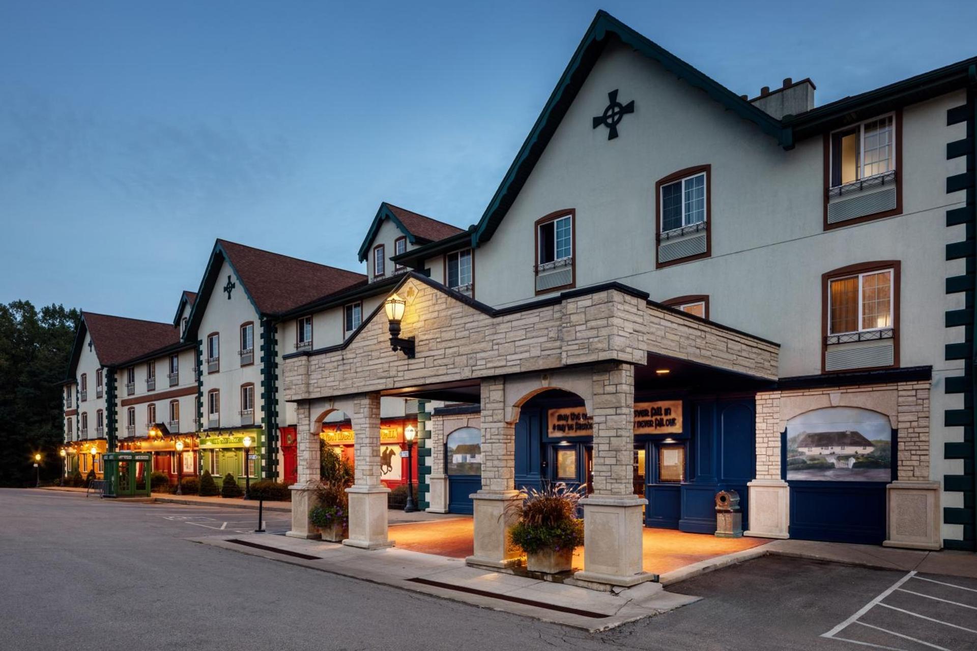 Irish Cottage Inn & Suites — hotel in Galena