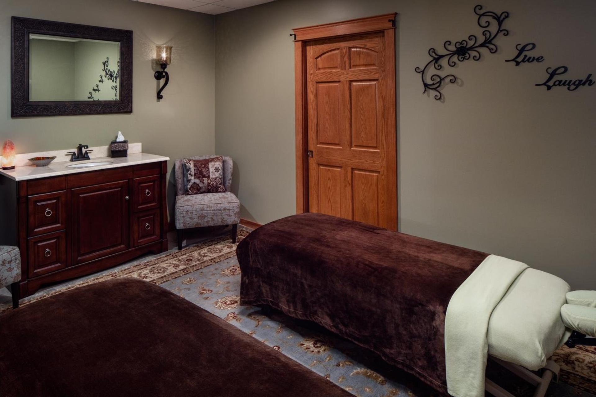 Irish Cottage Inn & Suites photo 33