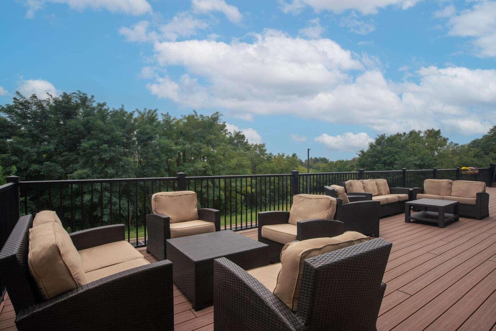 Irish Cottage Inn & Suites photo 24