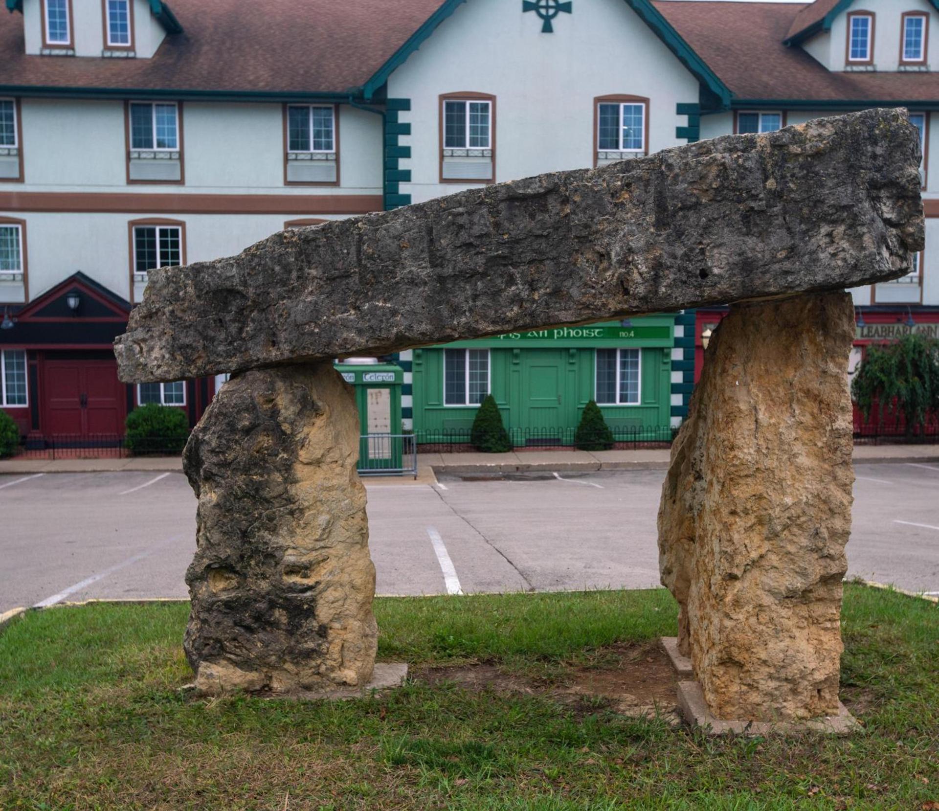 Irish Cottage Inn & Suites photo 50
