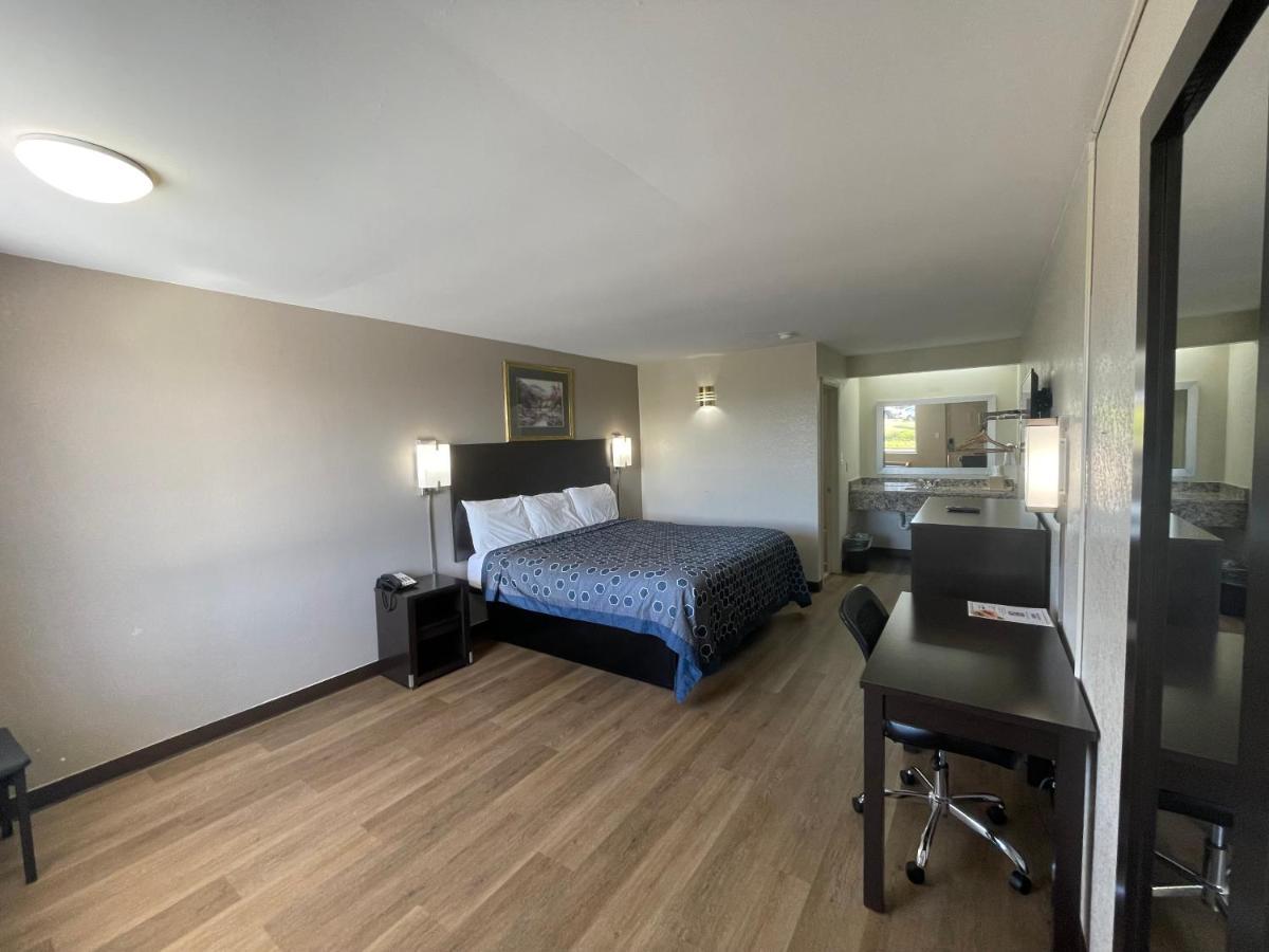 Royal Inn Motel photo 12