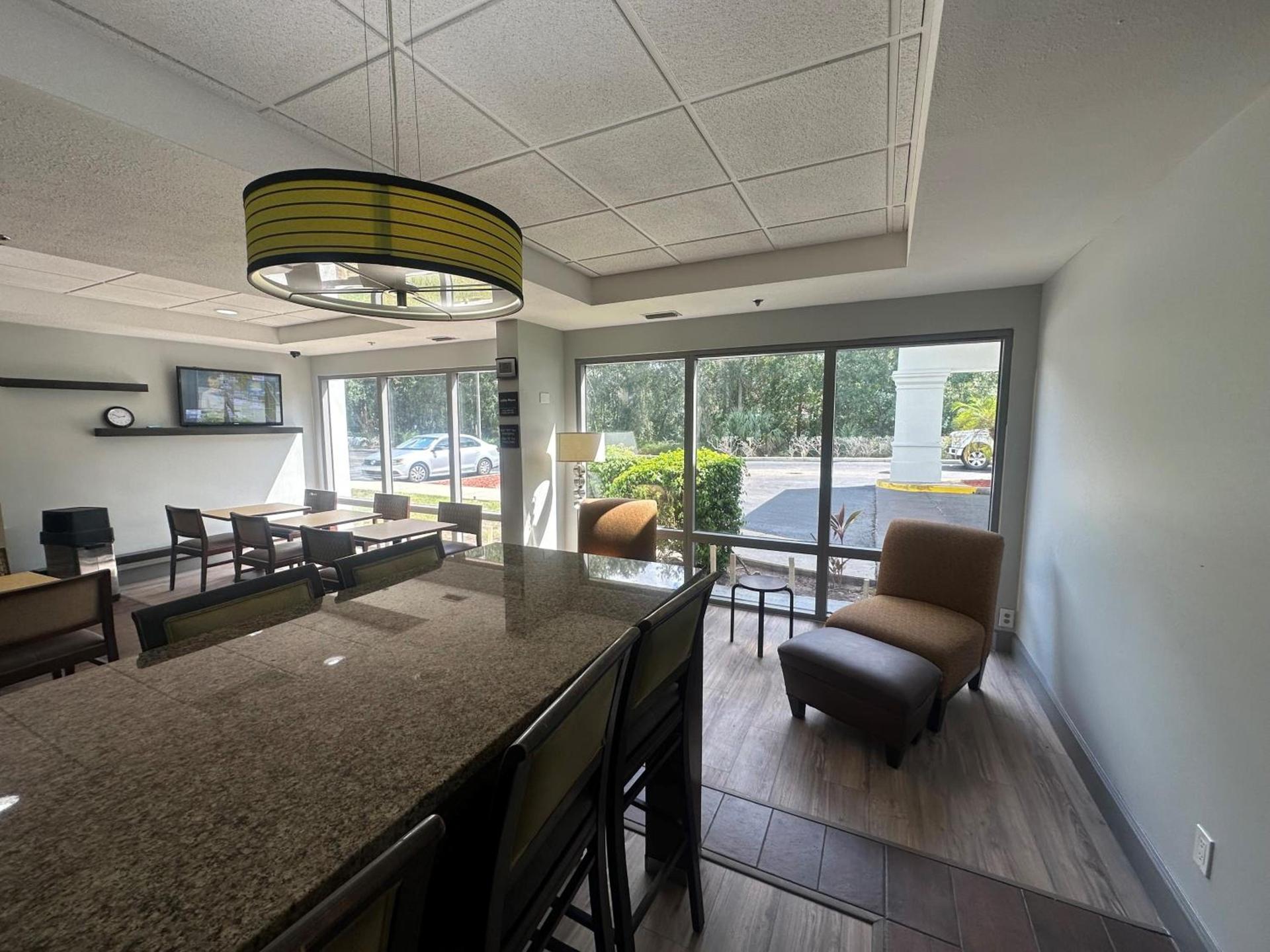 Spark by Hilton Tampa Brandon photo 15