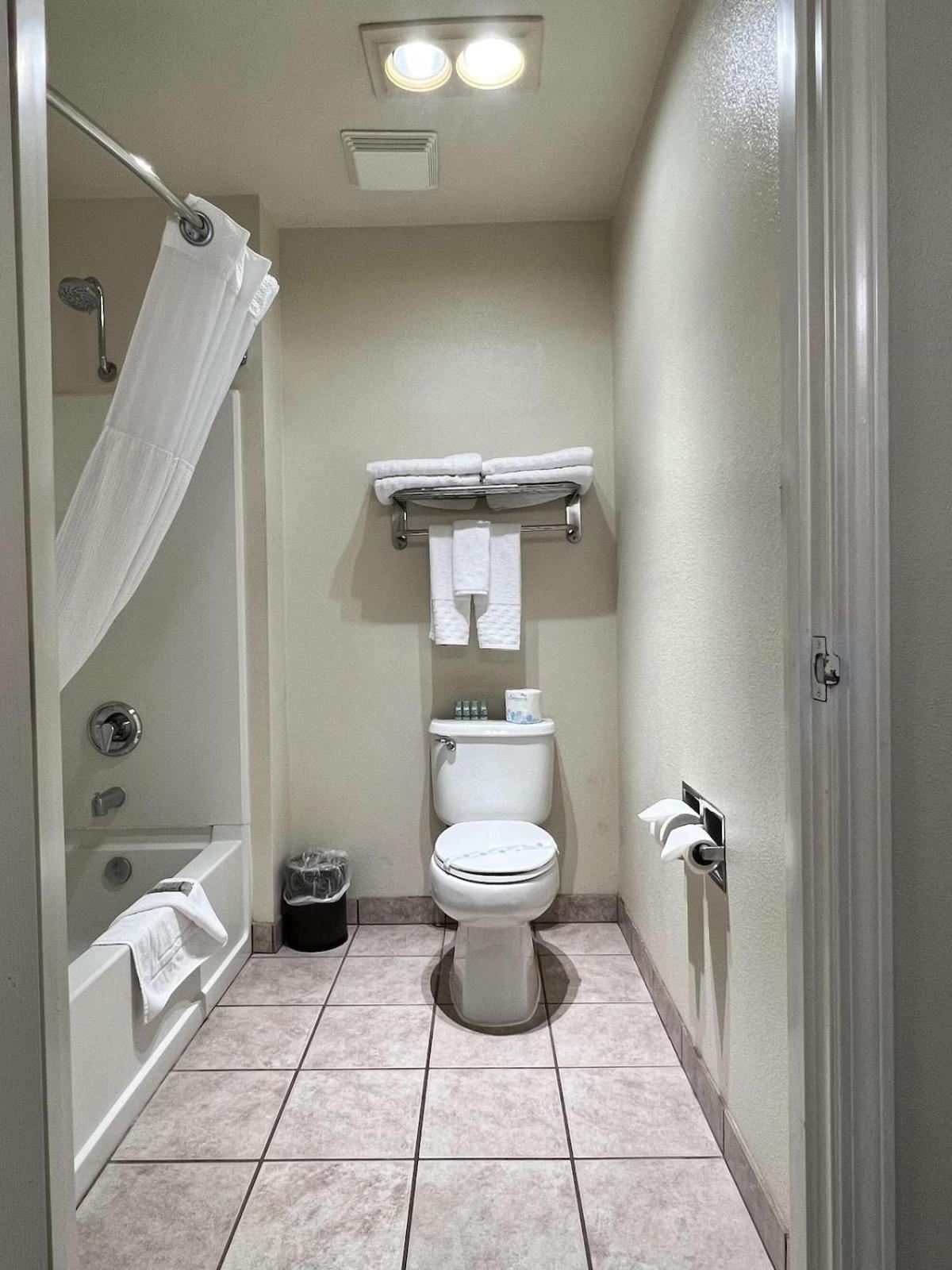 Best Western Americana photo 26