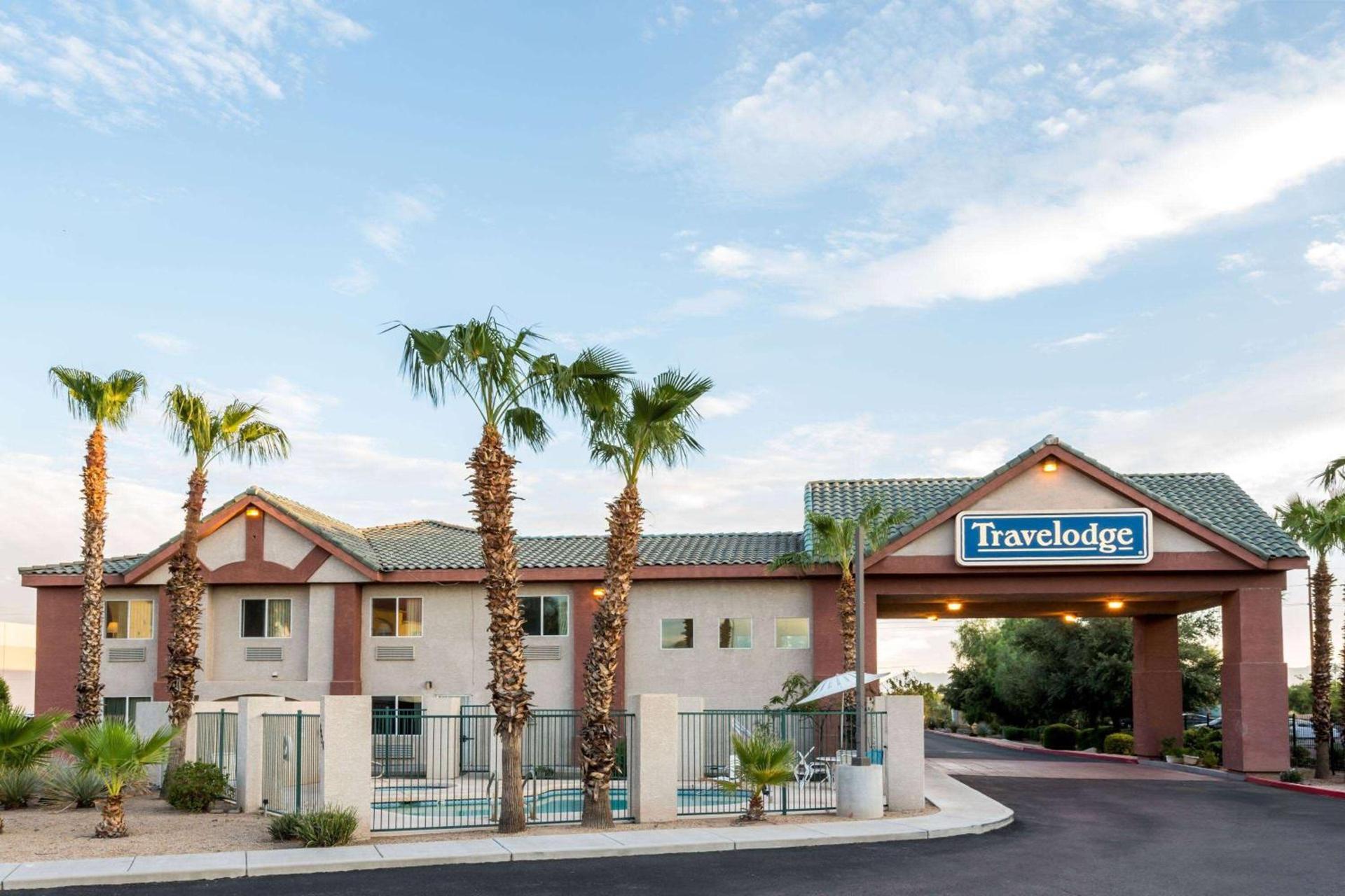 Days Inn by Wyndham Phoenix West photo 1
