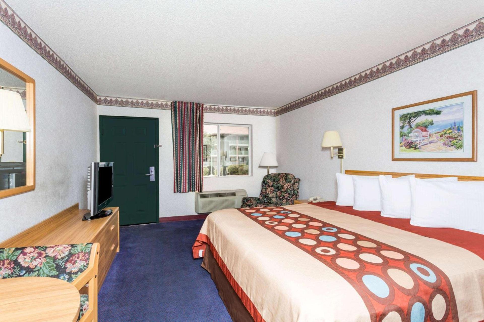 Days Inn by Wyndham Phoenix West photo 6