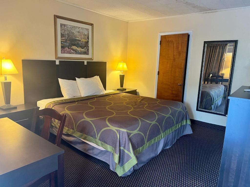 Budget Host Inn photo 17