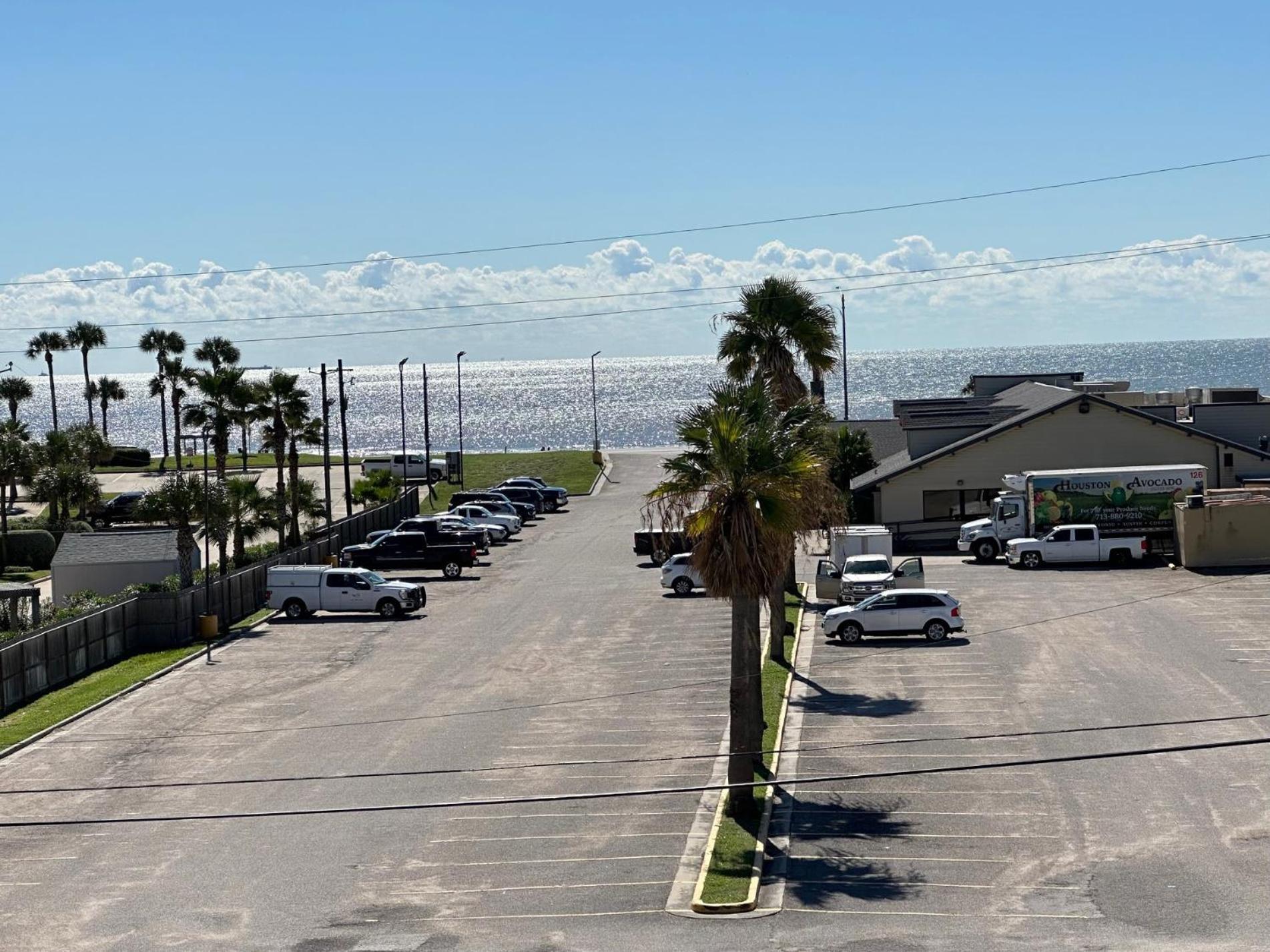 Baymont by Wyndham Galveston photo 32