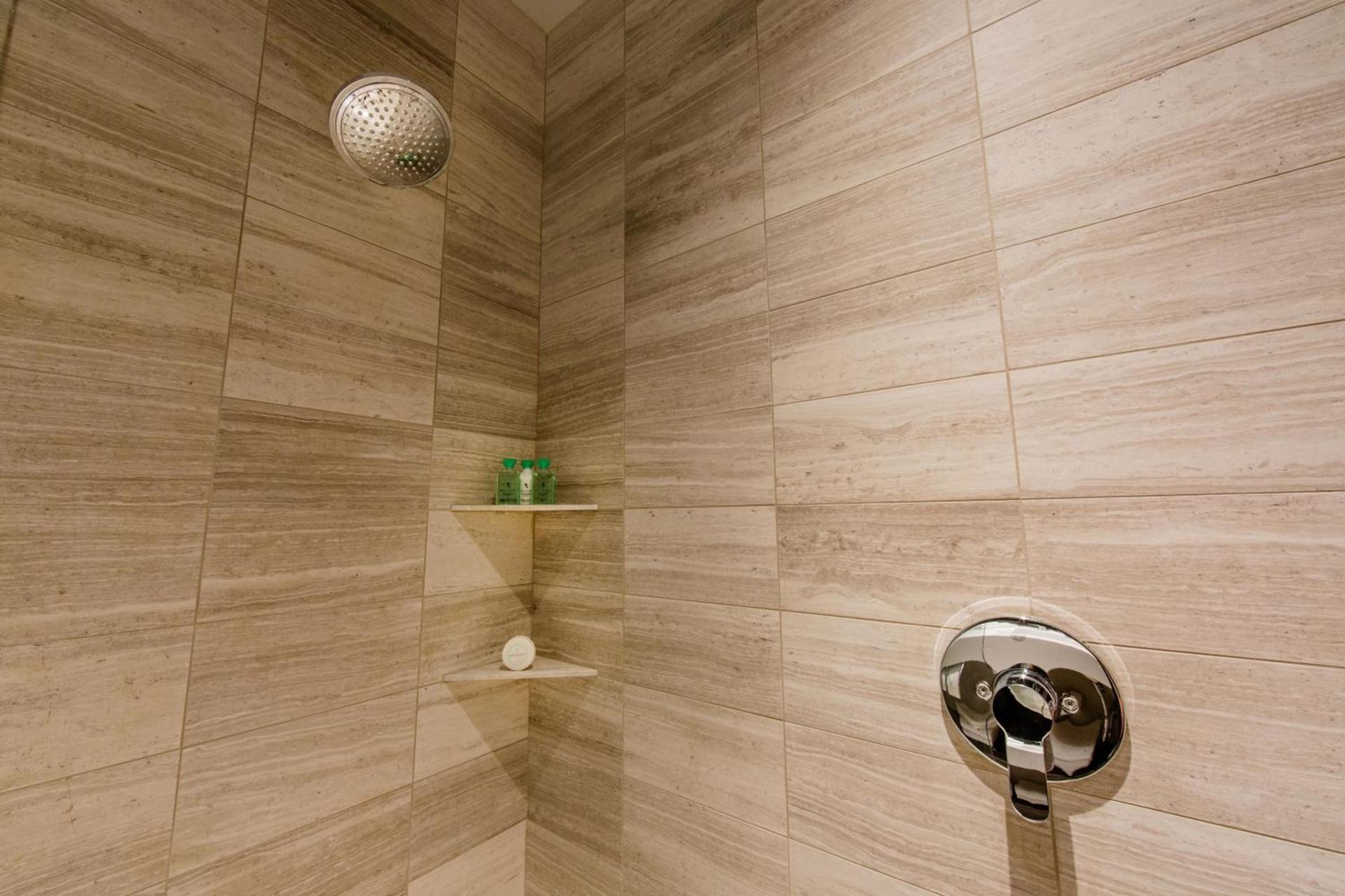 Mosaic Hotel Beverly Hills photo 18